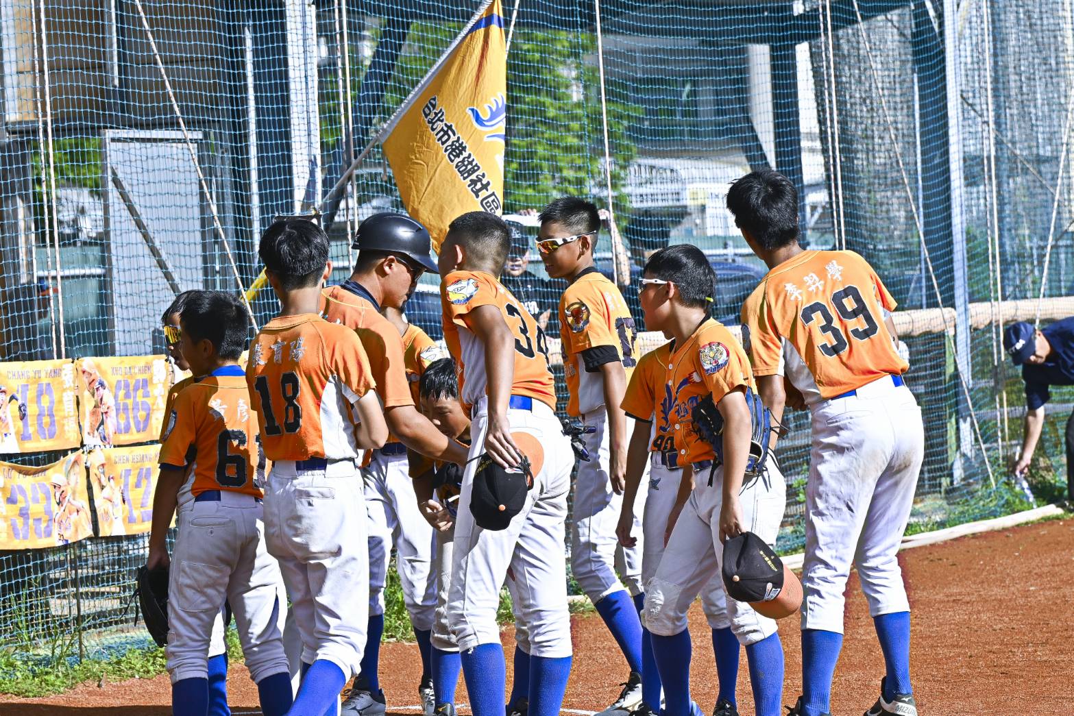 全國社區棒球賽》NBA港湖社區內戰！紅隊投手聯手壓制力5：0完封藍隊　成功晉級4強