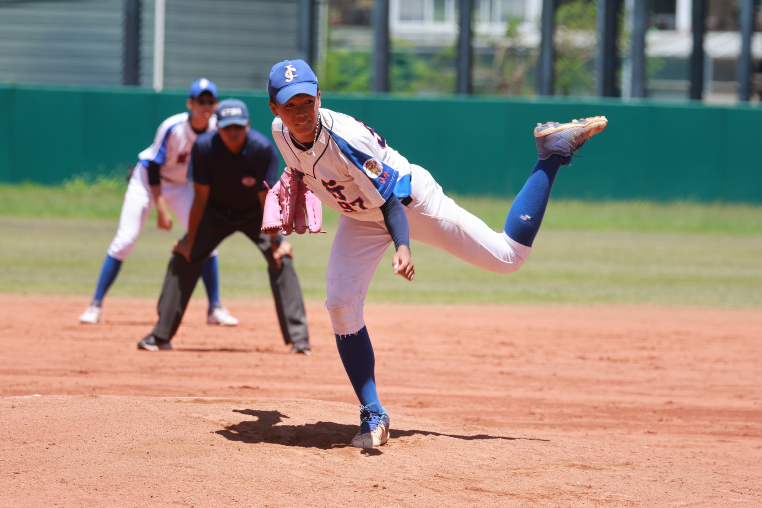 全國社區棒球賽》曾彥璟一夫當關完投勝　健行小牛J擊敗台中向上旗開得勝