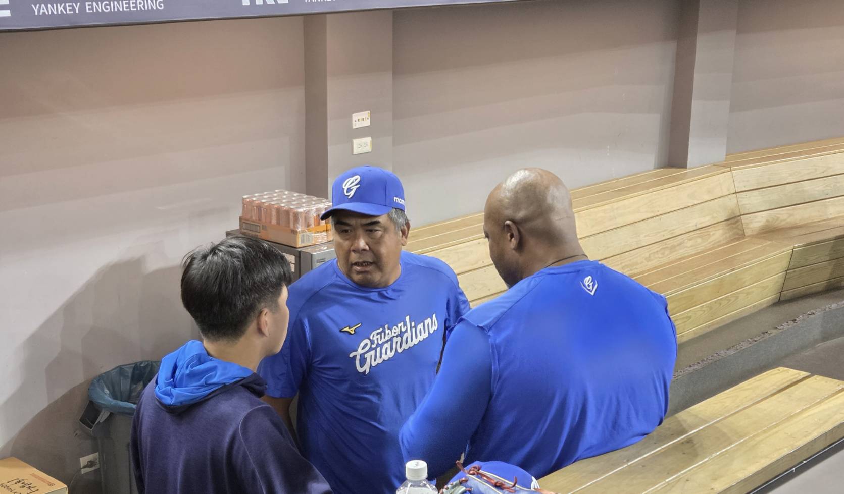 富邦悍將》陳連宏接手打教找問題　無效飛球多、年輕選手信心不足　