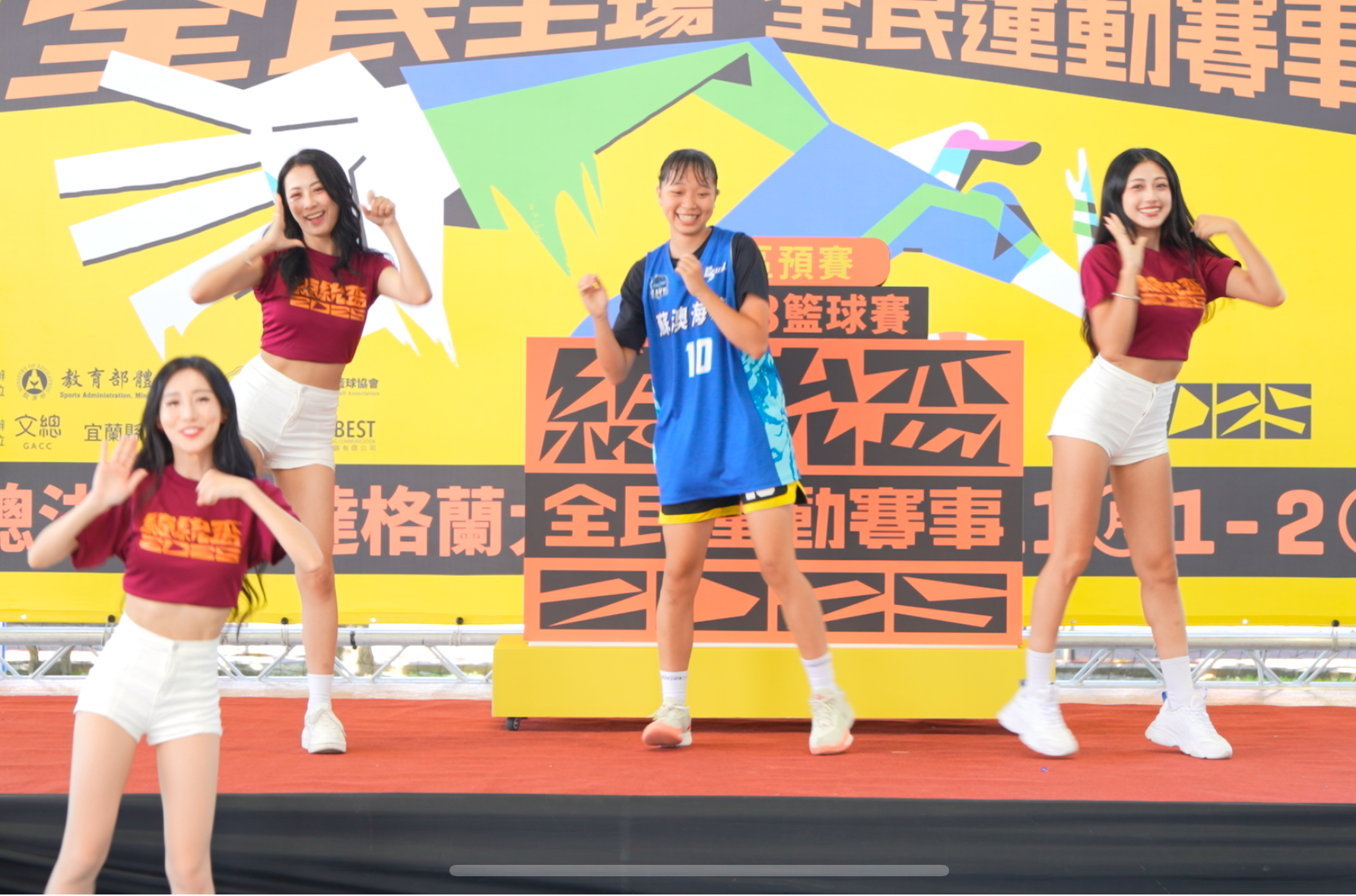 總統盃3x3》「飛來飛趣」奪高中女生組冠軍　康媄茹驚喜登台與啦啦隊共舞