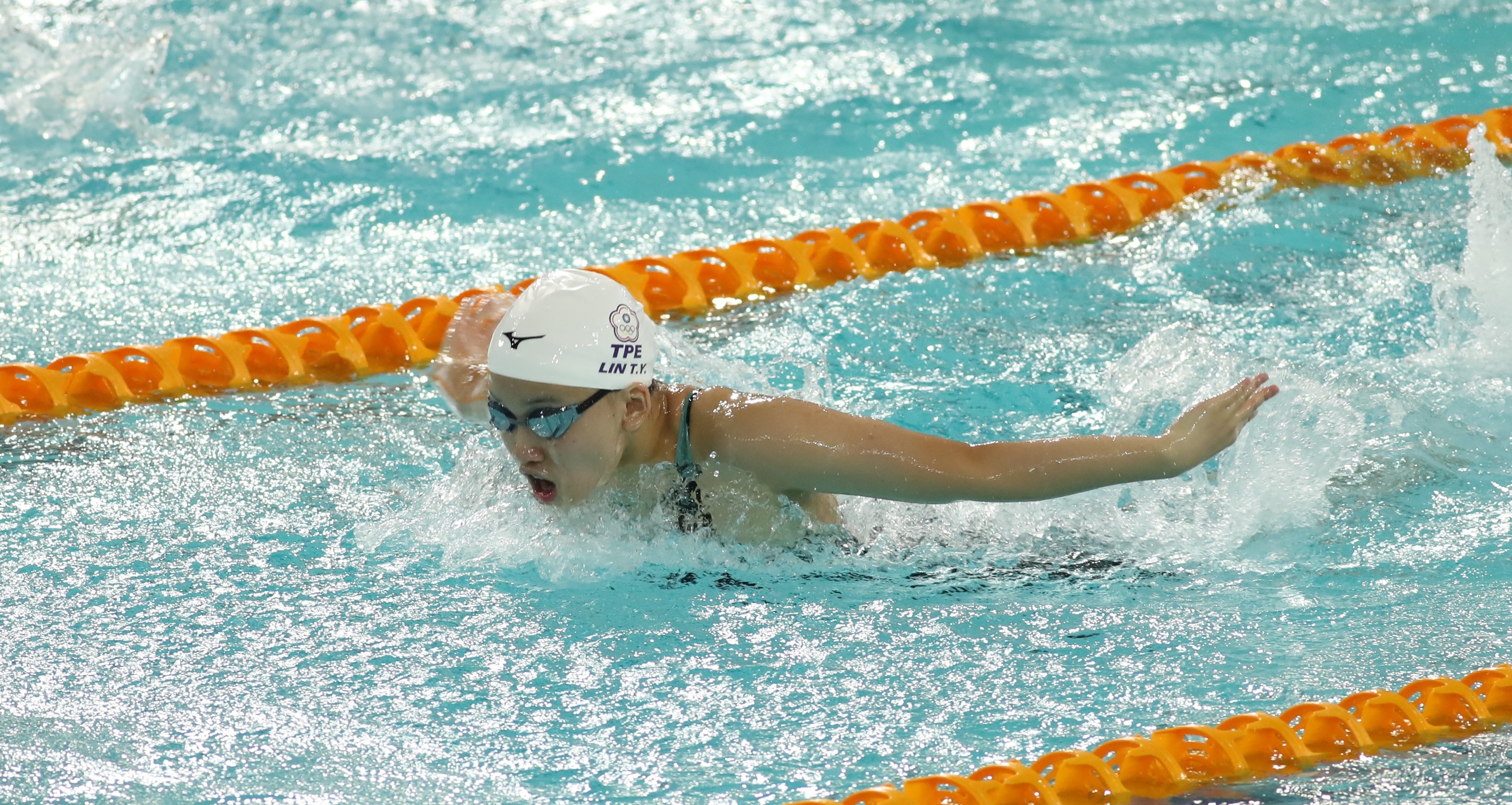 香港公開游泳錦標賽》24歲碩士蕭永淇、15歲潛優林子芸　「泳」奪國際賽首金