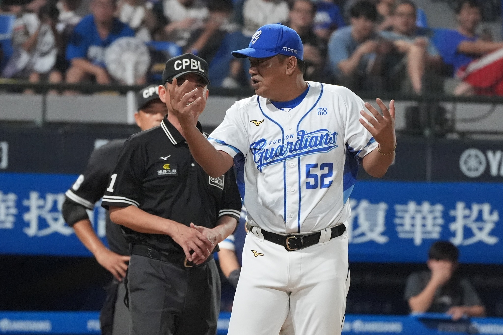 富邦悍將》全隊4次失誤仍獲勝！　陳金鋒：的確守備狀況不好