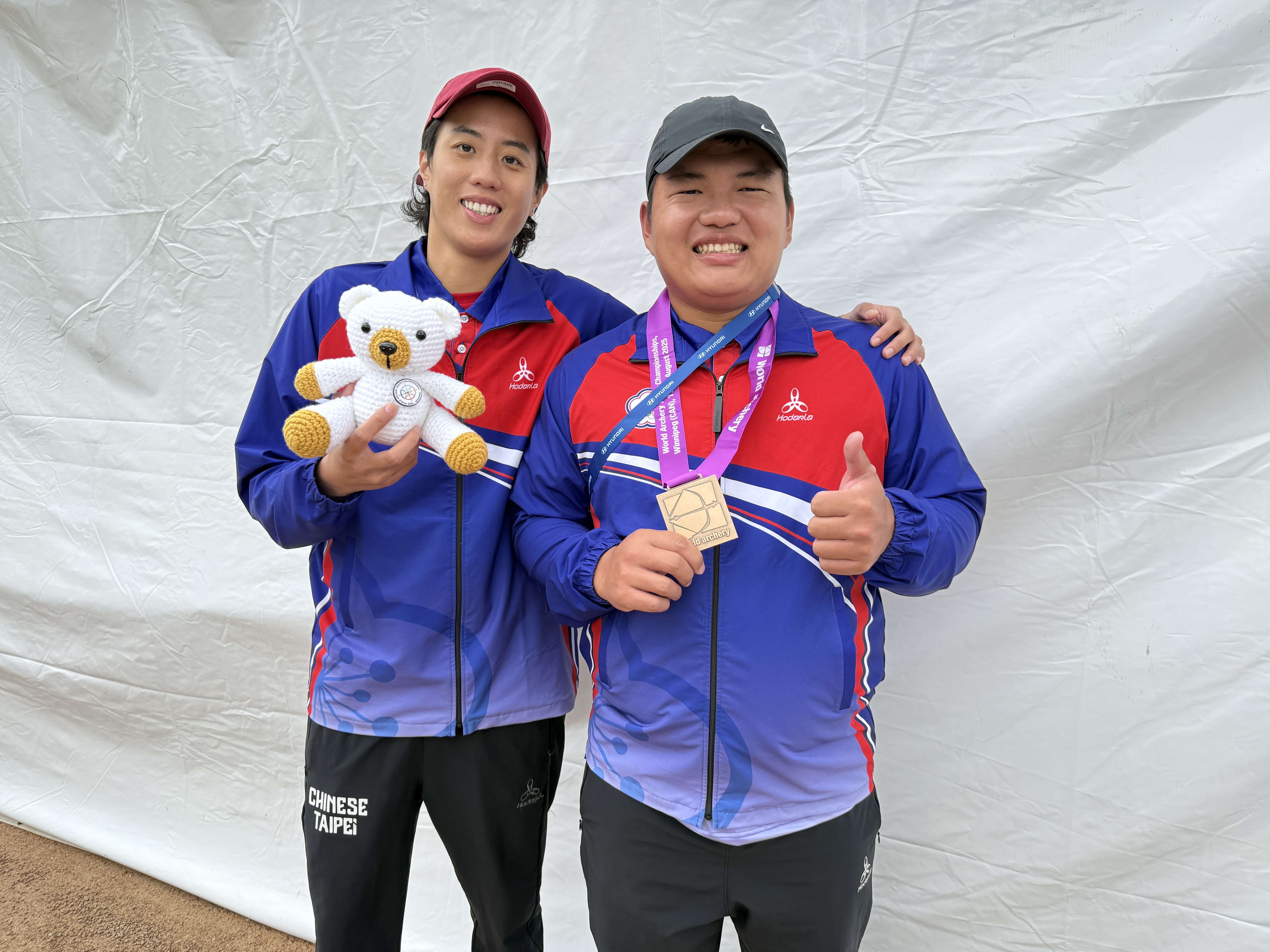 射箭》從世大運獎牌搭檔到師徒　林明靜助吳子瑋世青個人賽奪銅