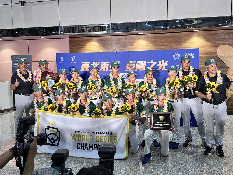 威廉波特》少棒世界冠軍回國　東園國小隊長：我們比賽很努力拿到冠軍、為國爭光