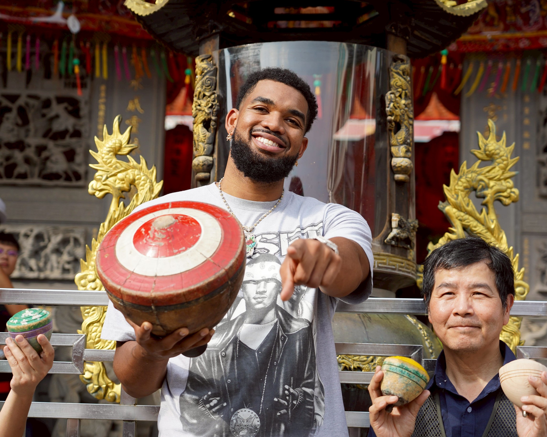 NBA》Towns 體驗百年老街、品嚐在地美食　大讚桃園文化魅力