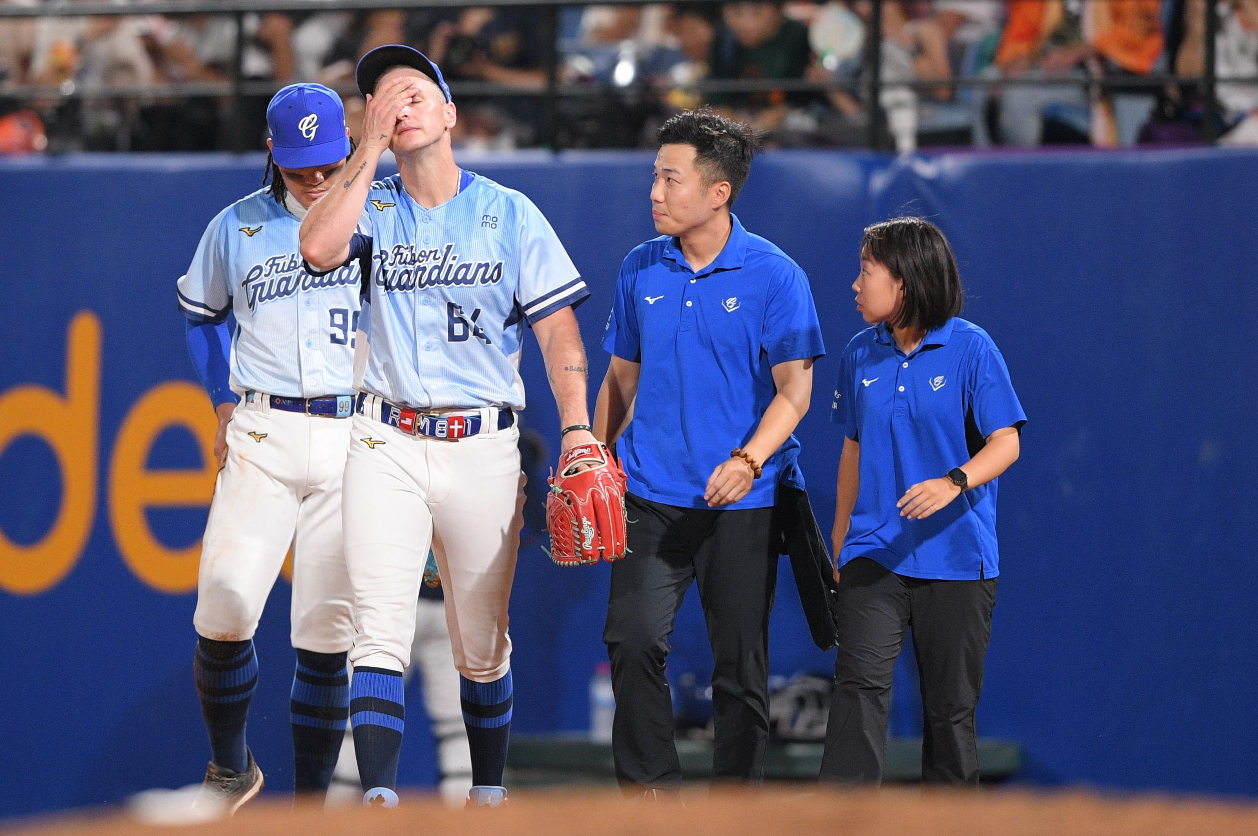 富邦悍將》布坎南補位右腿不適提前降板　統一蘇智傑也傷退