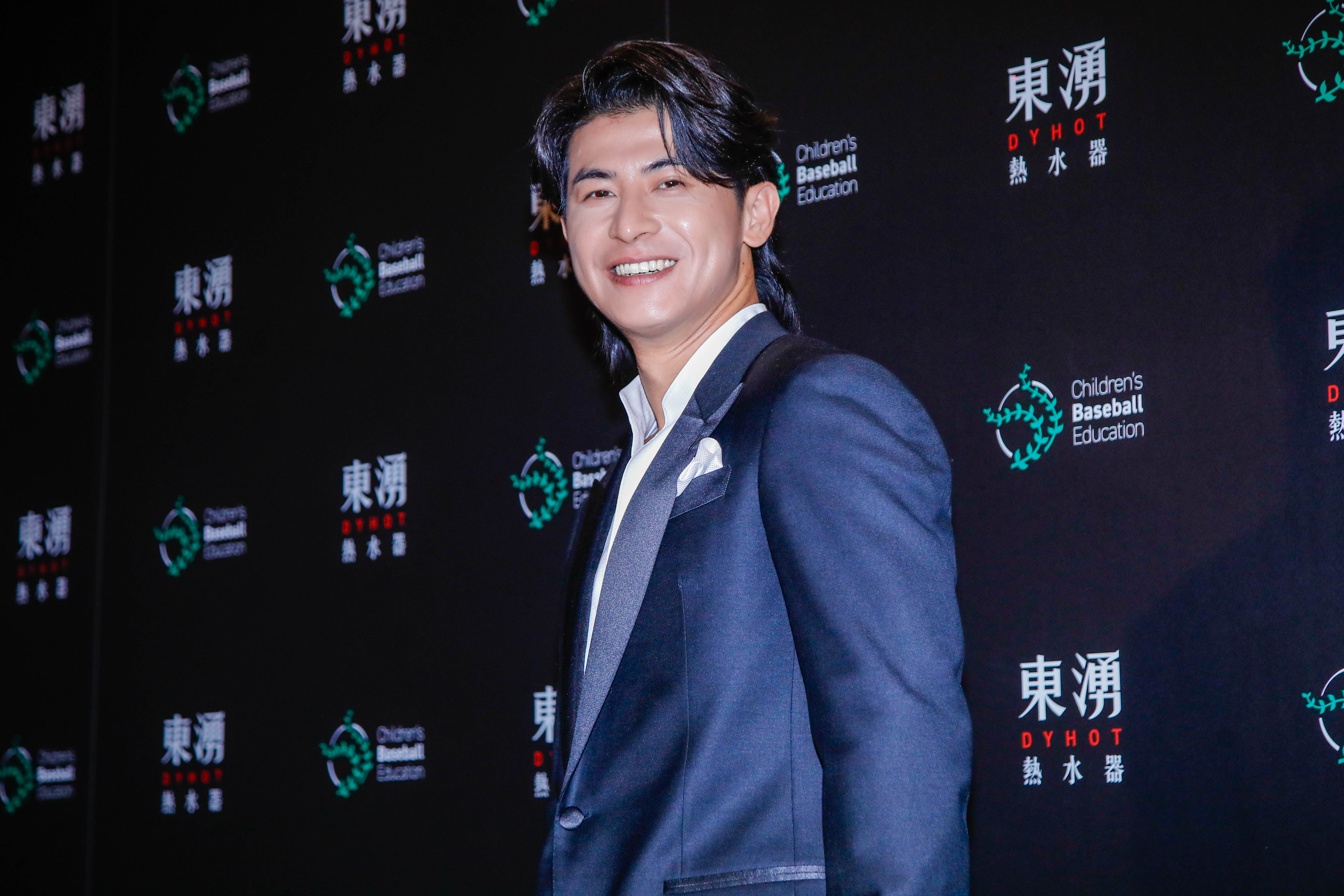 統一獅》陳傑憲七位數代言熱水器　脫掉衣服拍洗澡影片直說尷尬