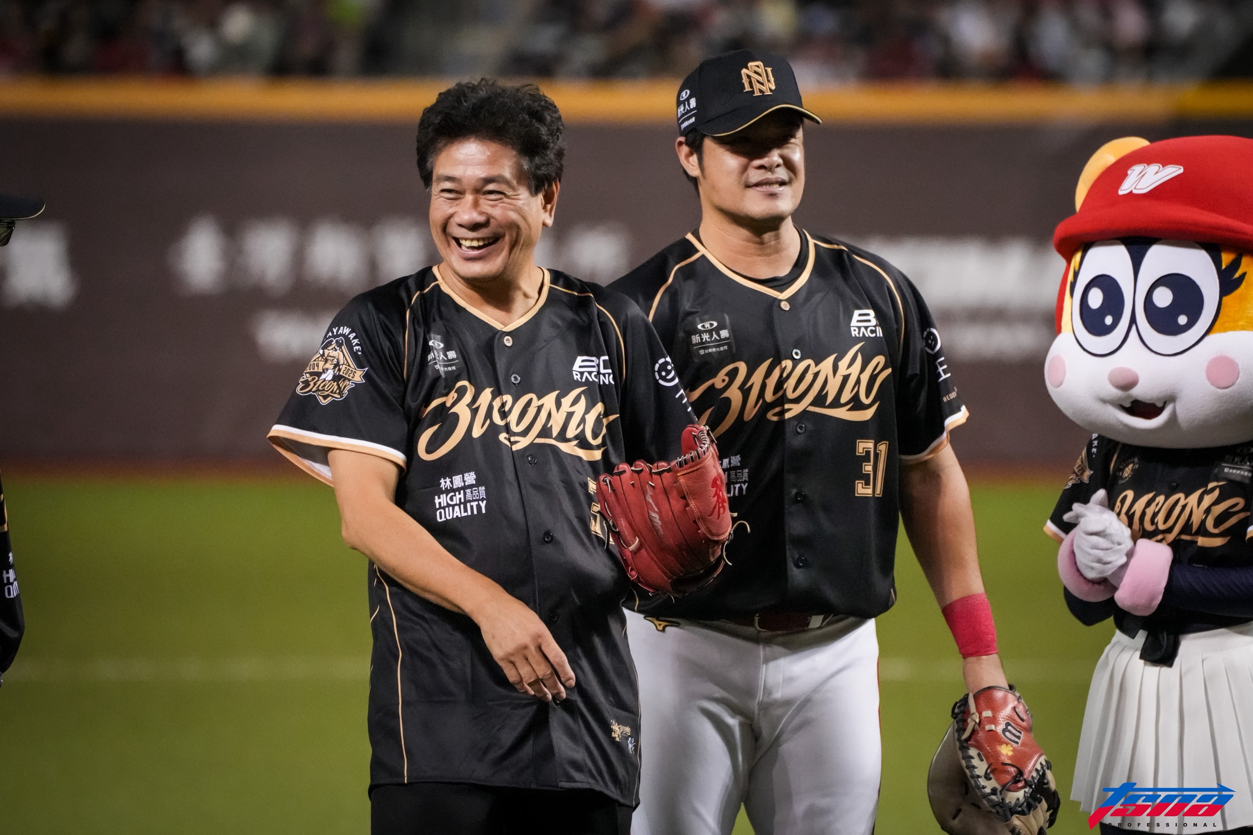 林智勝引退》陳義信動情喊「辛苦了」　笑談大師兄球場印象是「打架」