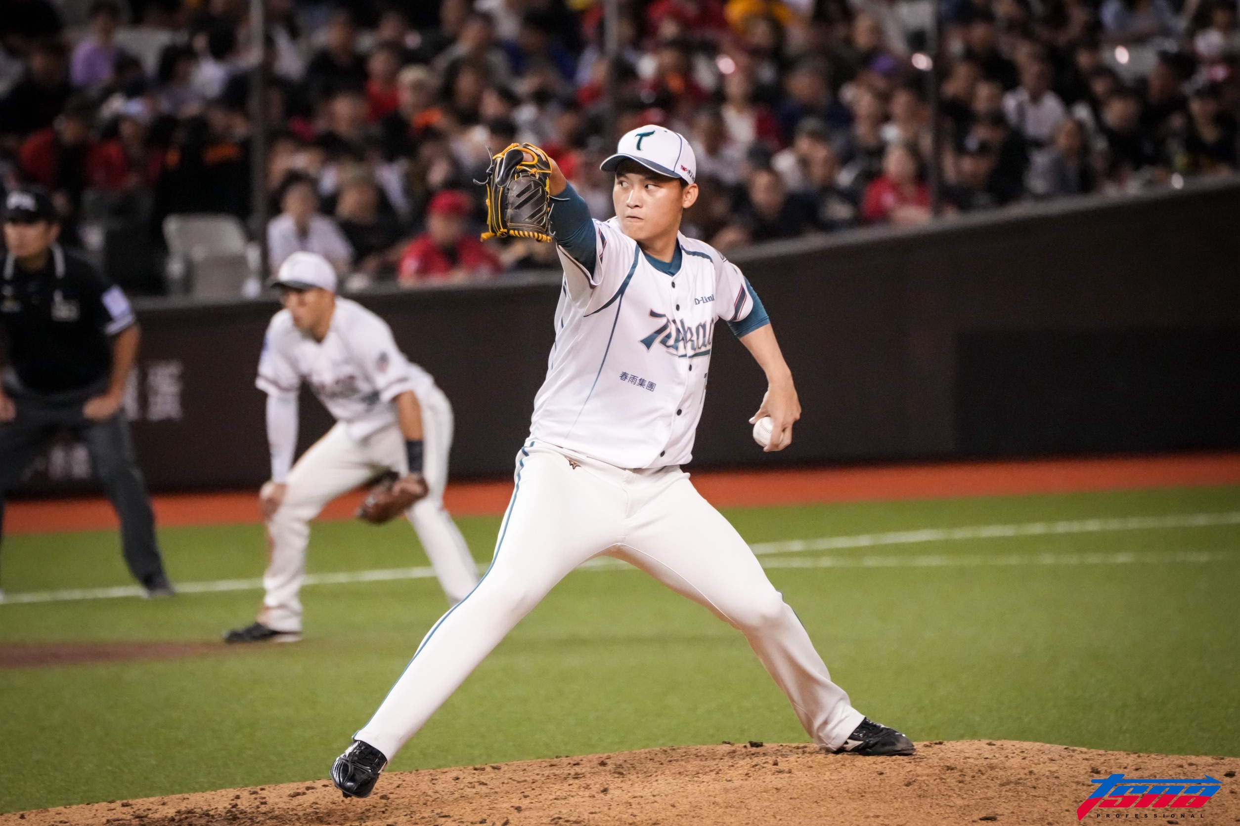 台鋼雄鷹》連兩天被味全盜三壘　洪一中嘆「昨天還寫在白板上」