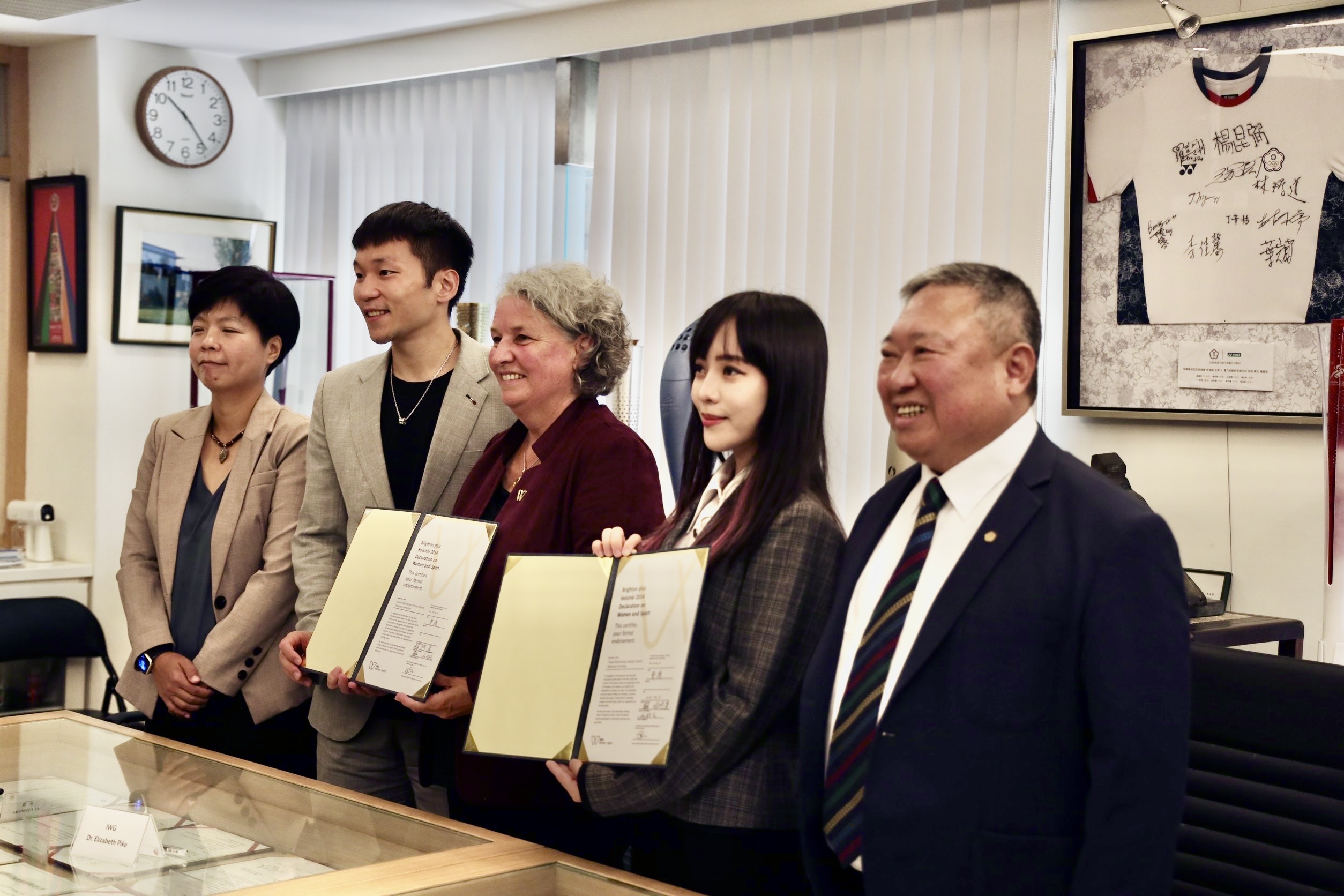 李洋見證簽署「布萊頓暨赫爾辛基女性與運動宣言」 　推重亞洲區女性與運動工作