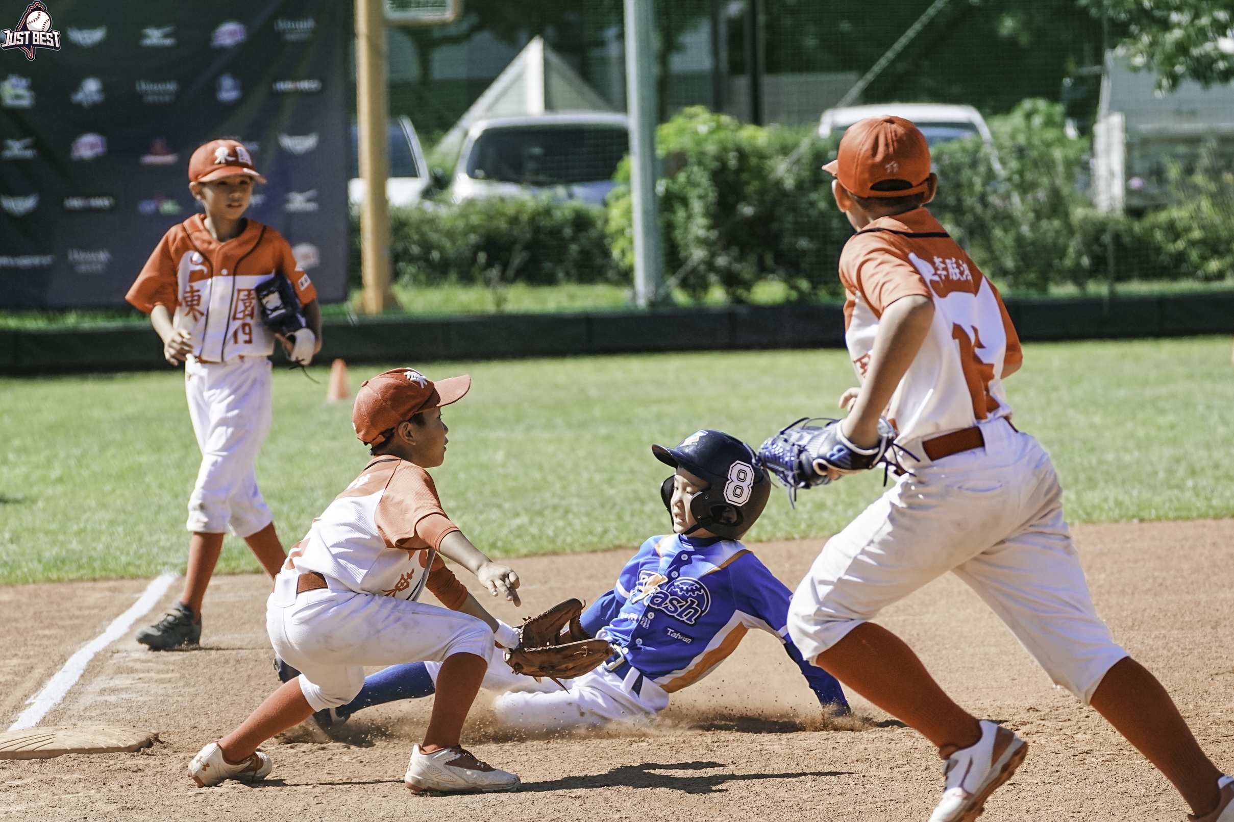 臺北就是棒》東園蒼鷹驚險退藍色閃電(藍) 民安國小仍努力尋求本季的首勝