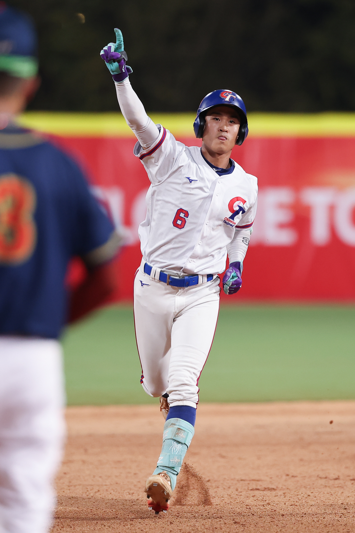 亞錦賽》陳聖賢開轟擊退郭靖！　中華隊提前7局「扣倒」香港全勝晉級