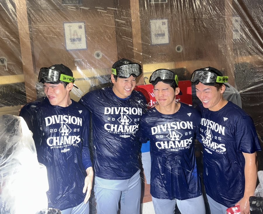 MLB》影／道奇奪國西四連霸　大谷翔平香檳浴許下季後賽心願