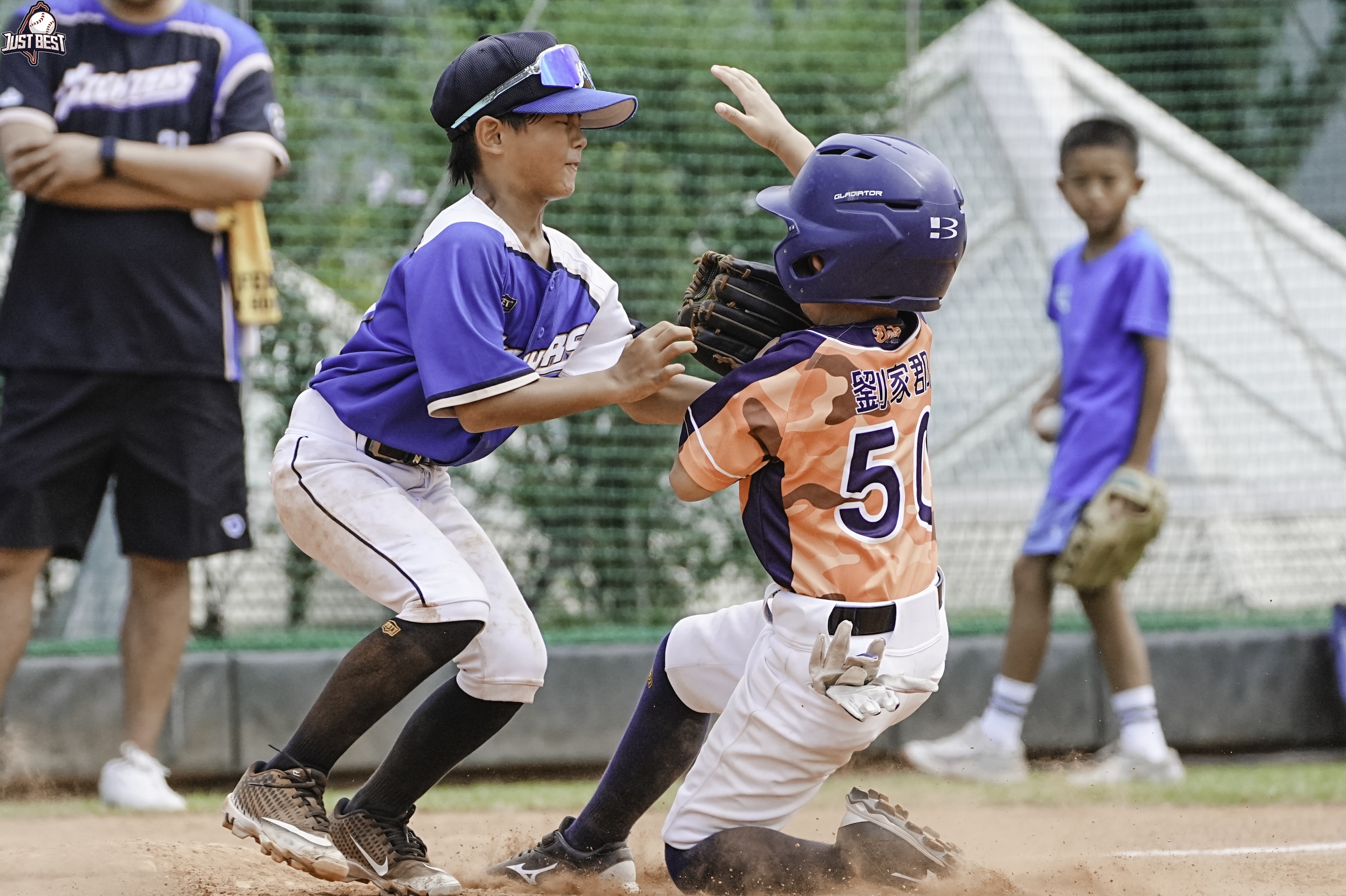 臺北就是棒》火焰勇士、鬥士家族及WHB三隊激鬥 各取一勝咬住戰績