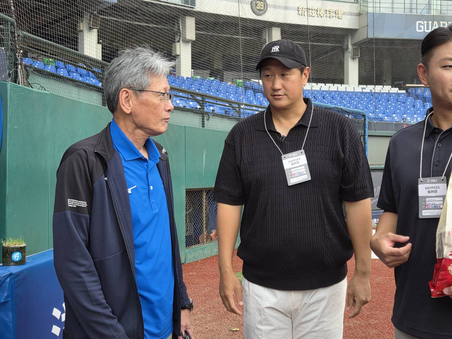 富邦悍將》李大浩體驗台灣室內、戶外球場　讚新莊整理理得很好
