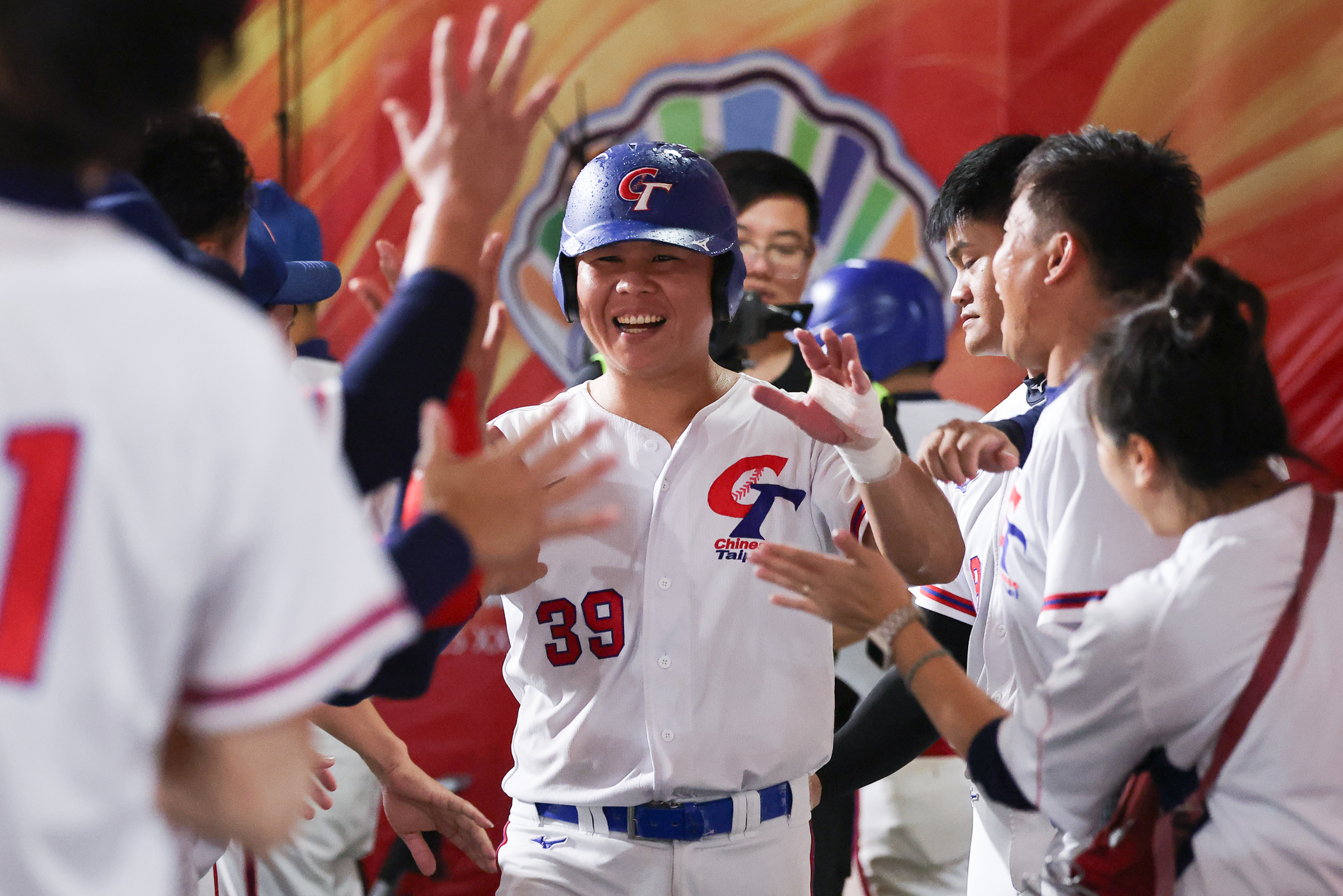 亞錦賽》吳松勳開轟帶領中華隊領先！　日本隊慘遭張峻瑋「火球」壓制