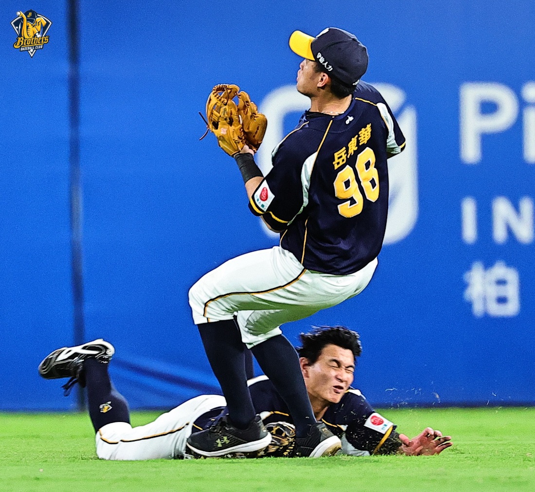 中信兄弟》影／岳東華接殺飛球悍將卻提挑戰　平野惠一覺得為什麼