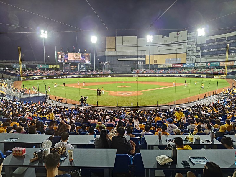 中職》洲際球場挑戰首座場均破萬戶外球場　象迷發起「捍衛洲際場均破萬」：剩3場買起來！