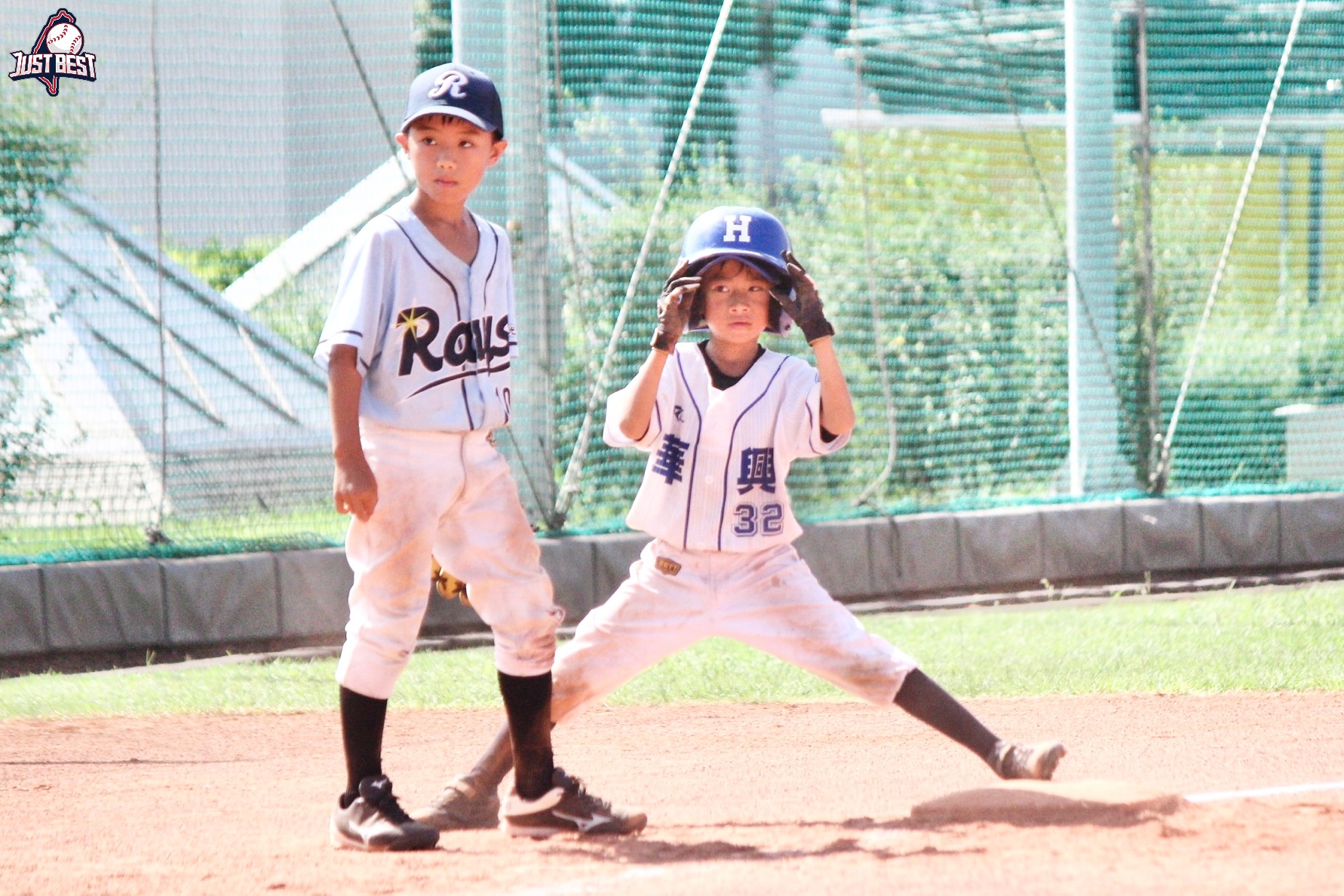 臺北就是棒》光芒社區耀眼攻勢奪四連勝 藍色閃電(白)險勝華興小學止敗
