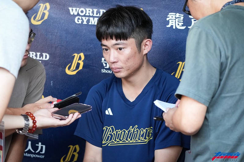 中信兄弟》爭冠期是陳統恩扛主戰捕手　王威晨鼓勵「我們一起奮鬥」