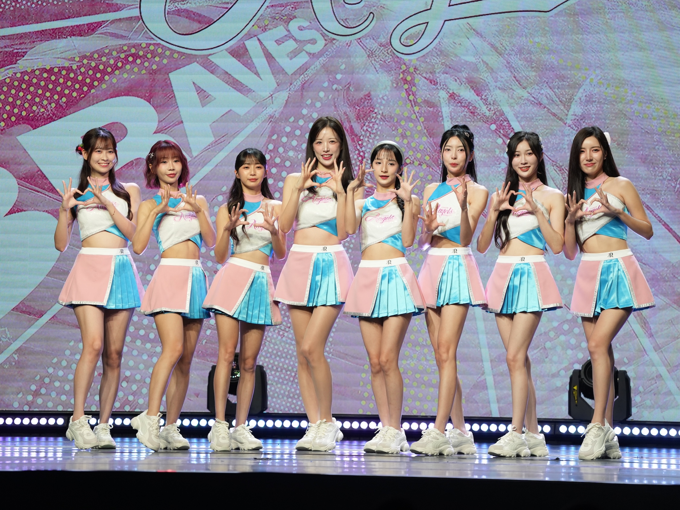 PLG 》驚喜！「釜山女神」李晧禎先和南珉貞合體　現身富邦勇士記者會　