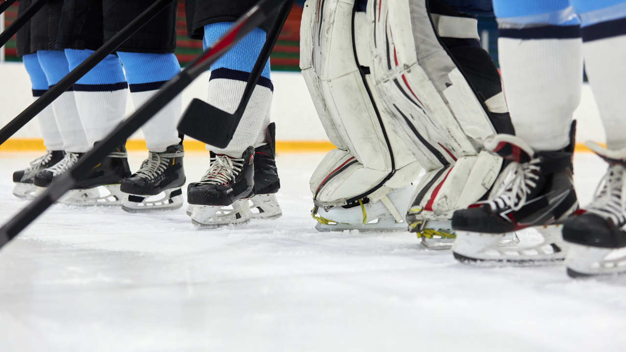 🔥【瑞士冰球爆點對決】雄獅強攻挑戰洛桑主場，進球大戰一觸即發！ 🏒🔥