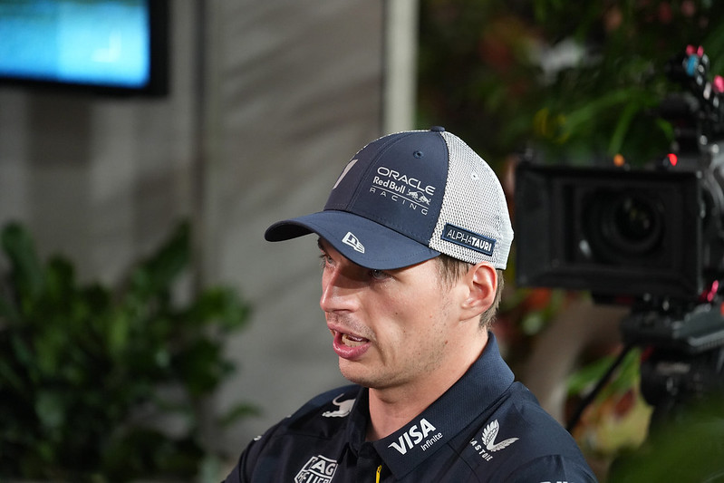 F1》新加坡太熱要穿降溫背心　Verstappen等人反對強制執行