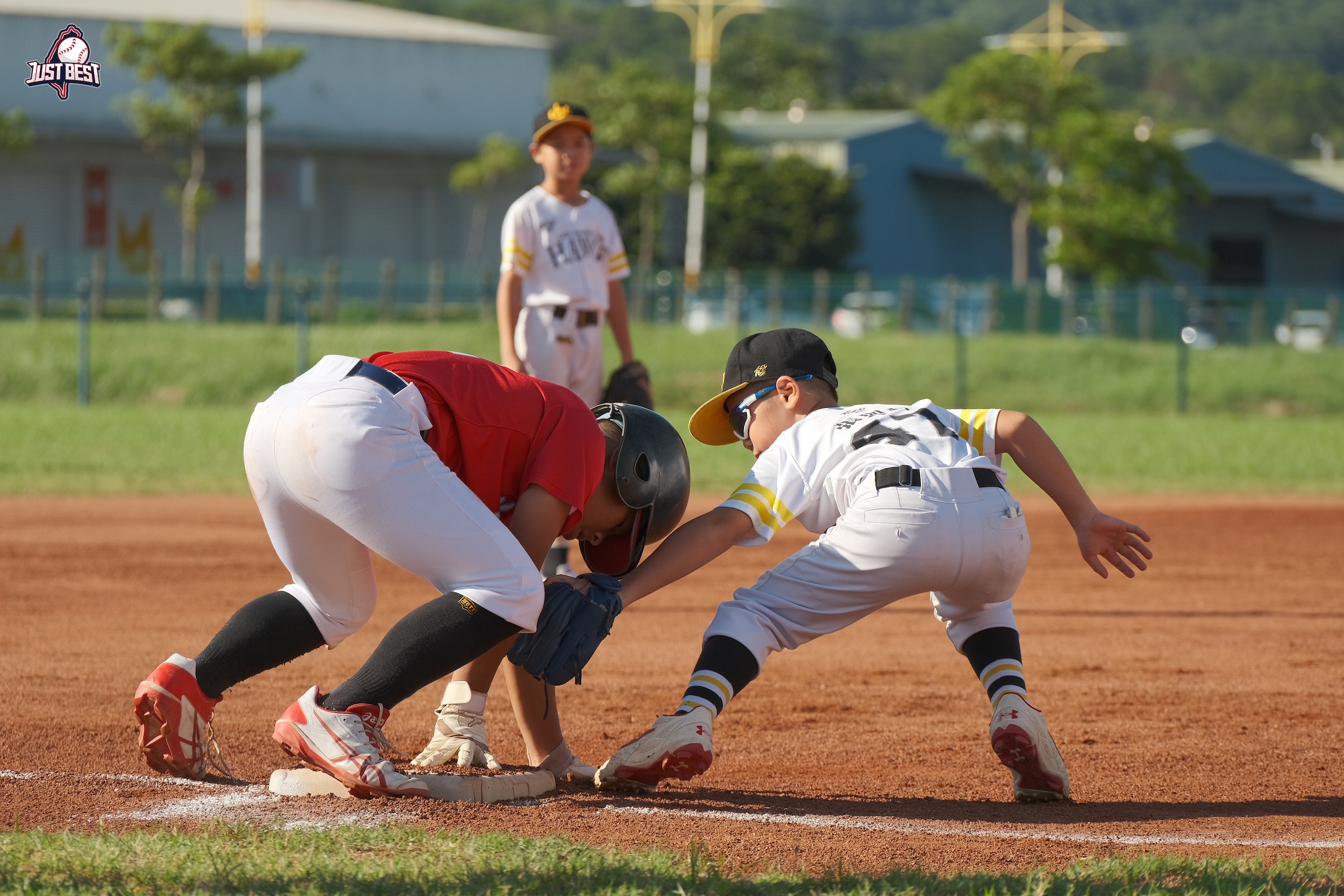 臺北就是棒》八里國中打線火燙奪下兩勝 三峽水手苦吞連敗