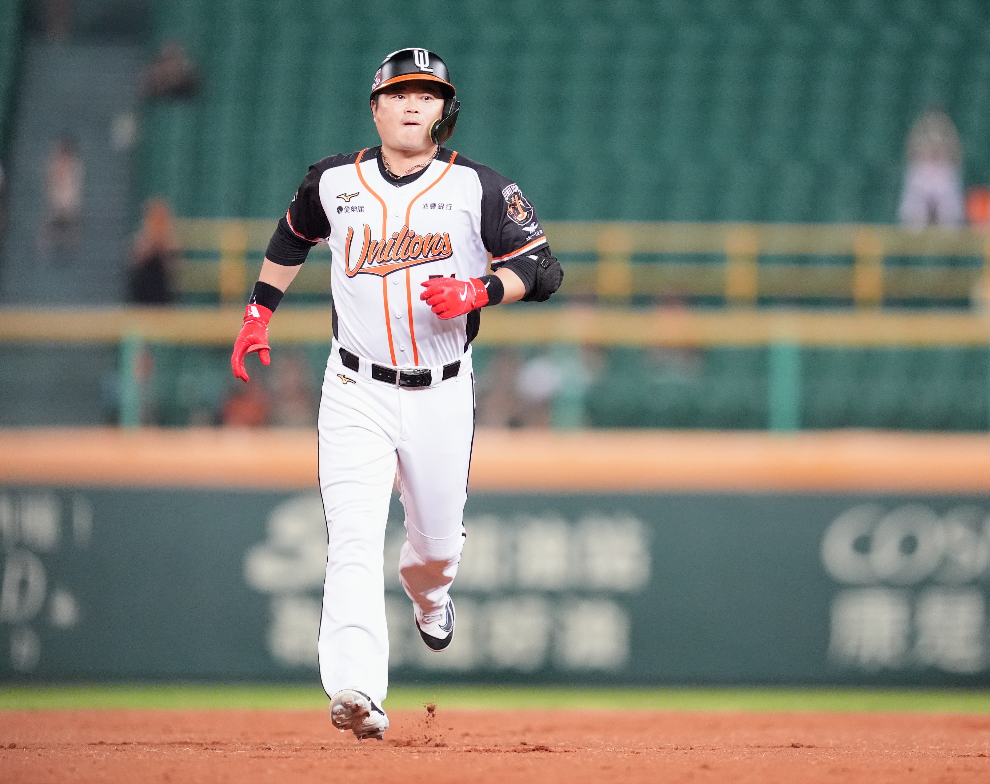 中職》太神！胡金龍敲追平轟　跟林智勝同樣例行賽最後打席開轟