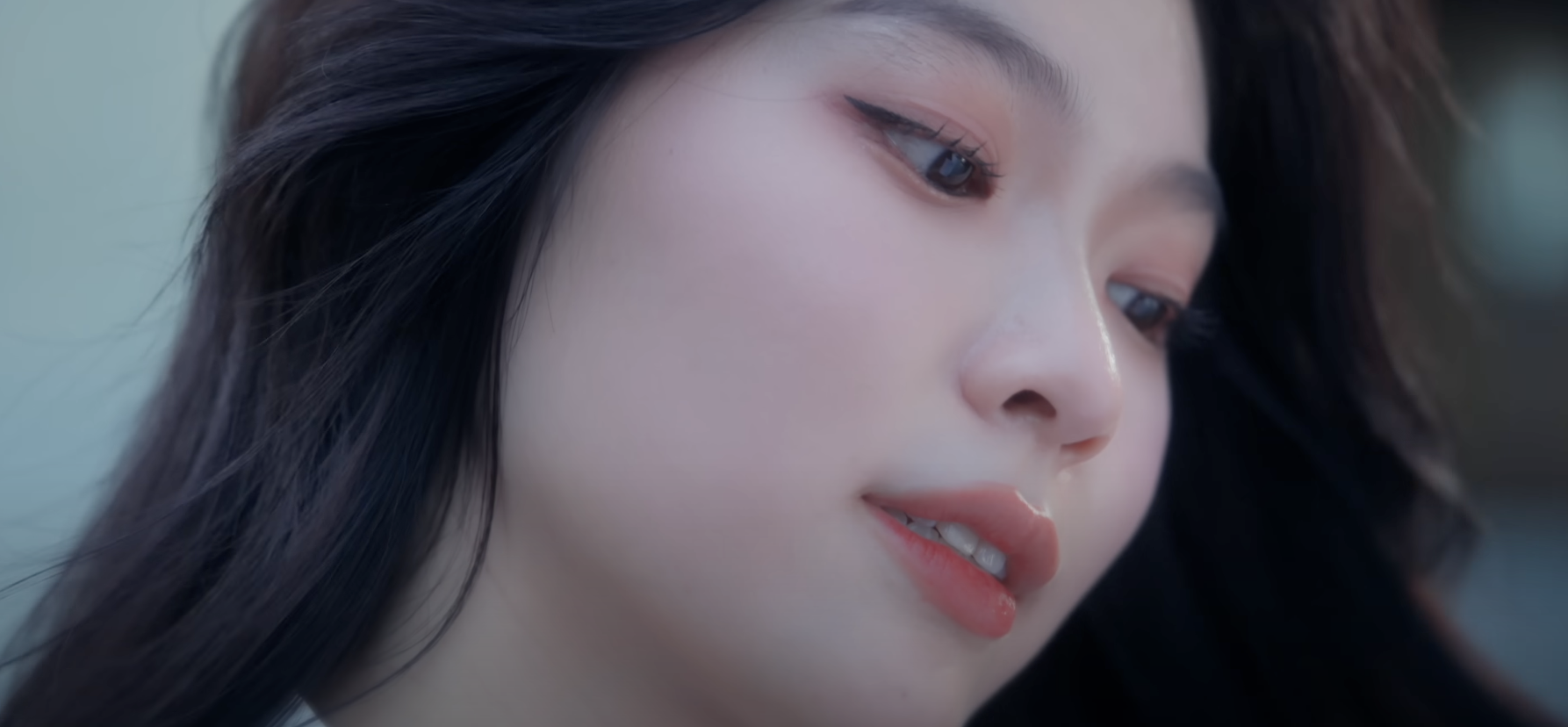 樂天桃猿》樂天女孩「開場五秒」神顏正妹是誰？ 　 新MV誠意滿滿