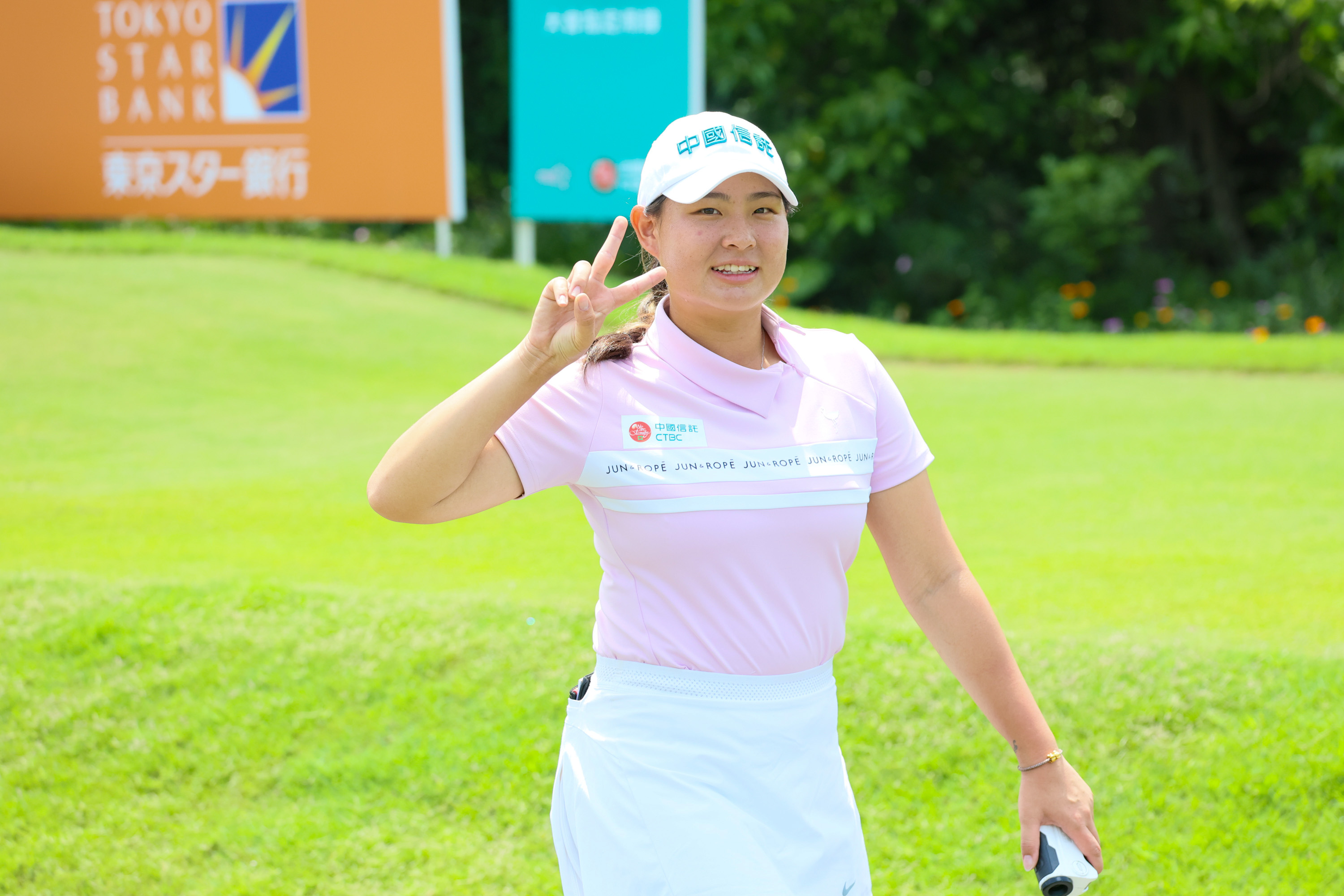 高爾夫》中國信託女將俞涵軒　科技希望巡迴賽榮獲職業首冠