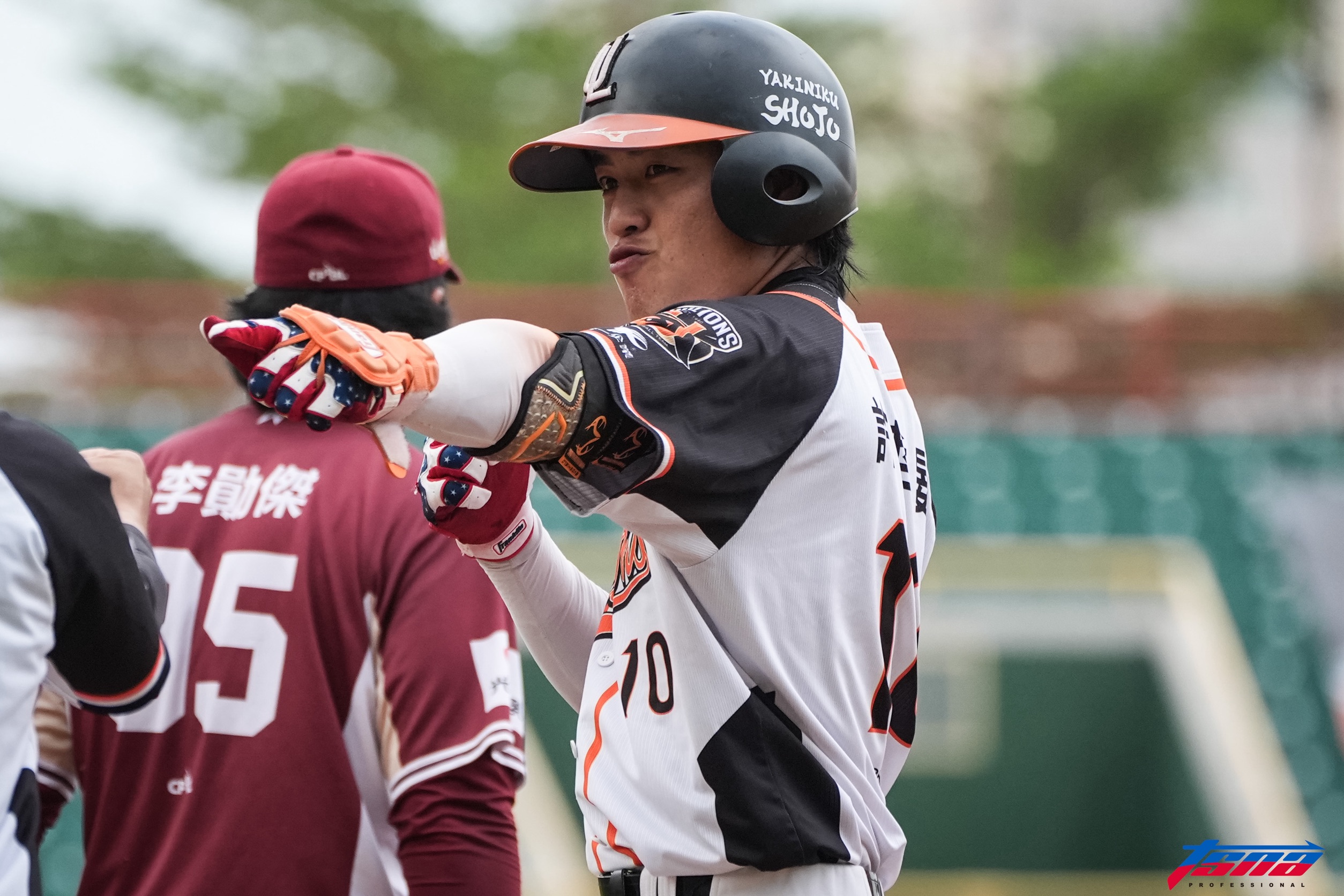 季後賽》許哲晏在高雄打擊率破4成　跟20歲林泓弦中線搭配覺得他很不容易