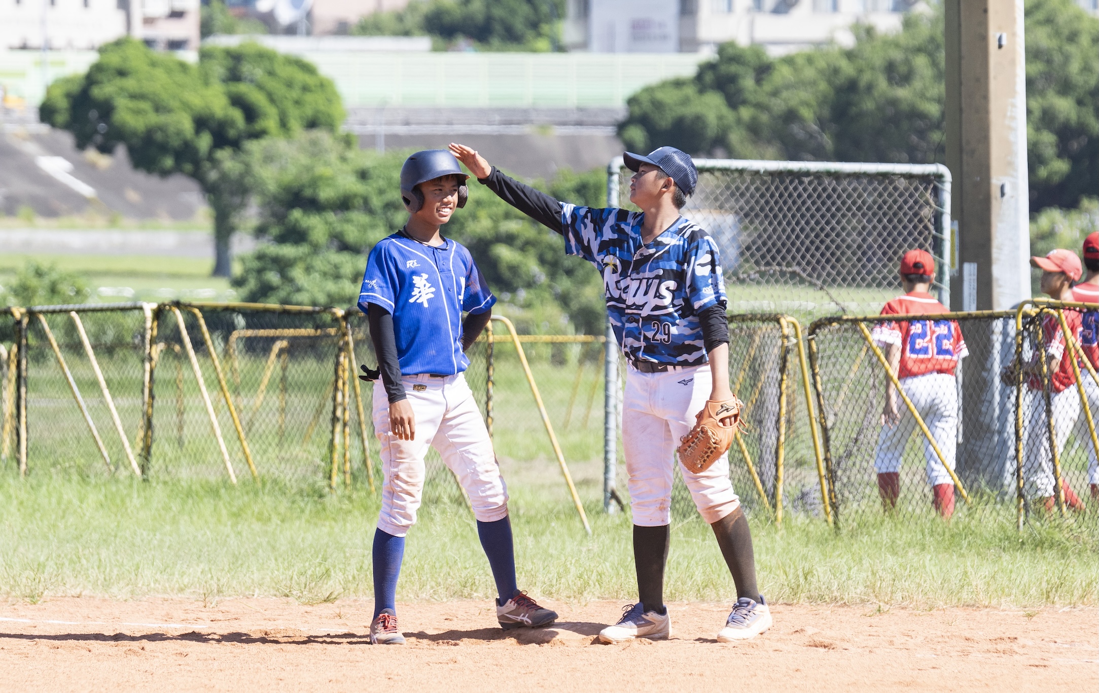 臺北就是棒》華興中學大比分勝光芒社區 波特(紅)無畏劣勢逆轉和平使者強勢奪勝