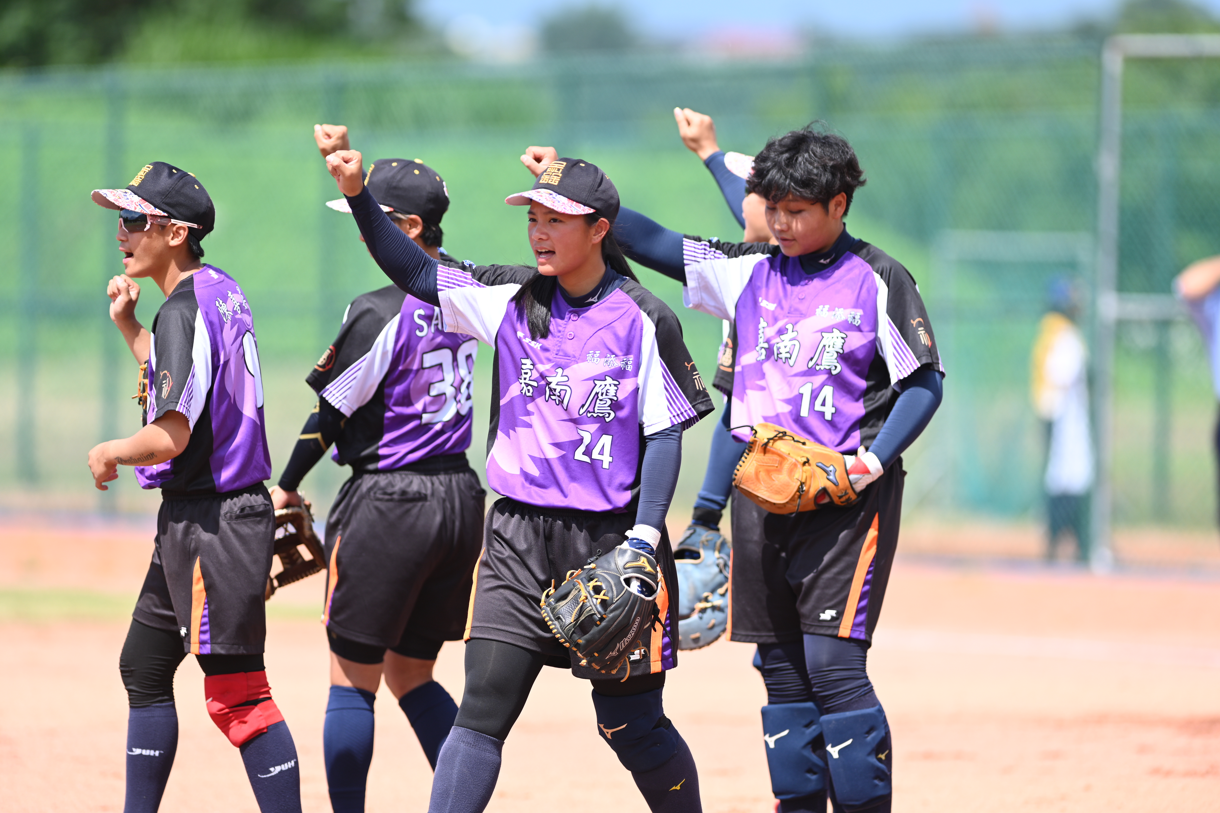 企壘冠軍賽》葉貴萍差三壘安打完全打擊！　嘉南鷹打爆黃蜂扳平戰局