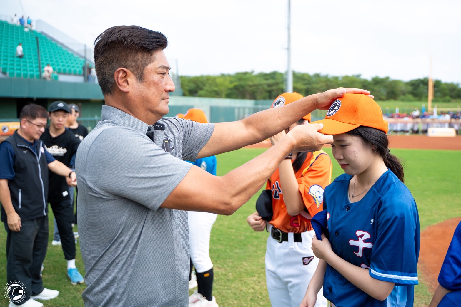 中信盃黑豹旗》212隊開戰！女黑豹300人創新高  冠、亞軍對決日本甲子園聯隊；四強體驗中信兄弟訓練營