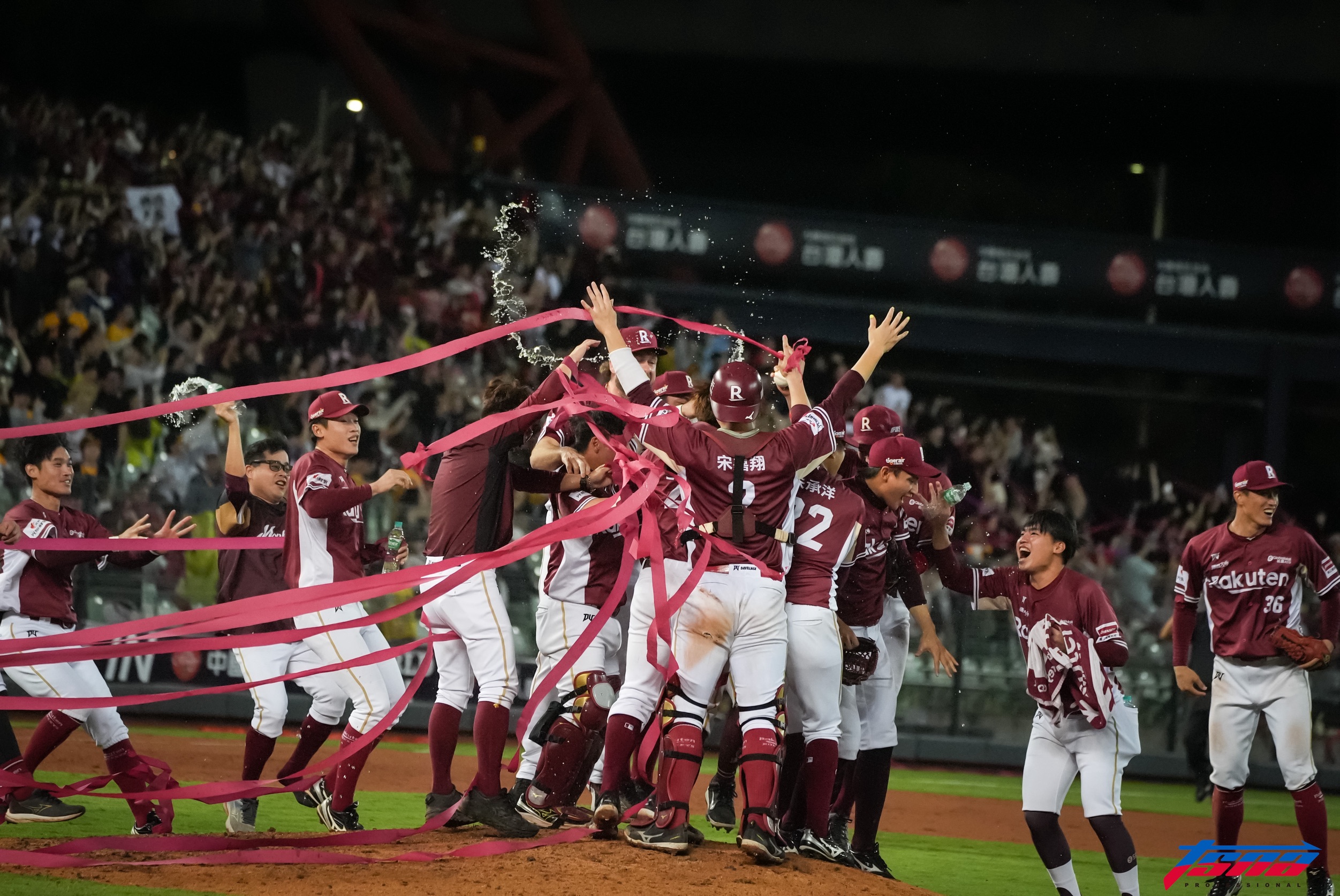 台灣大賽》奪冠優惠來了！歡慶樂天桃猿奪冠　台灣樂天生態圈優惠活動一次看