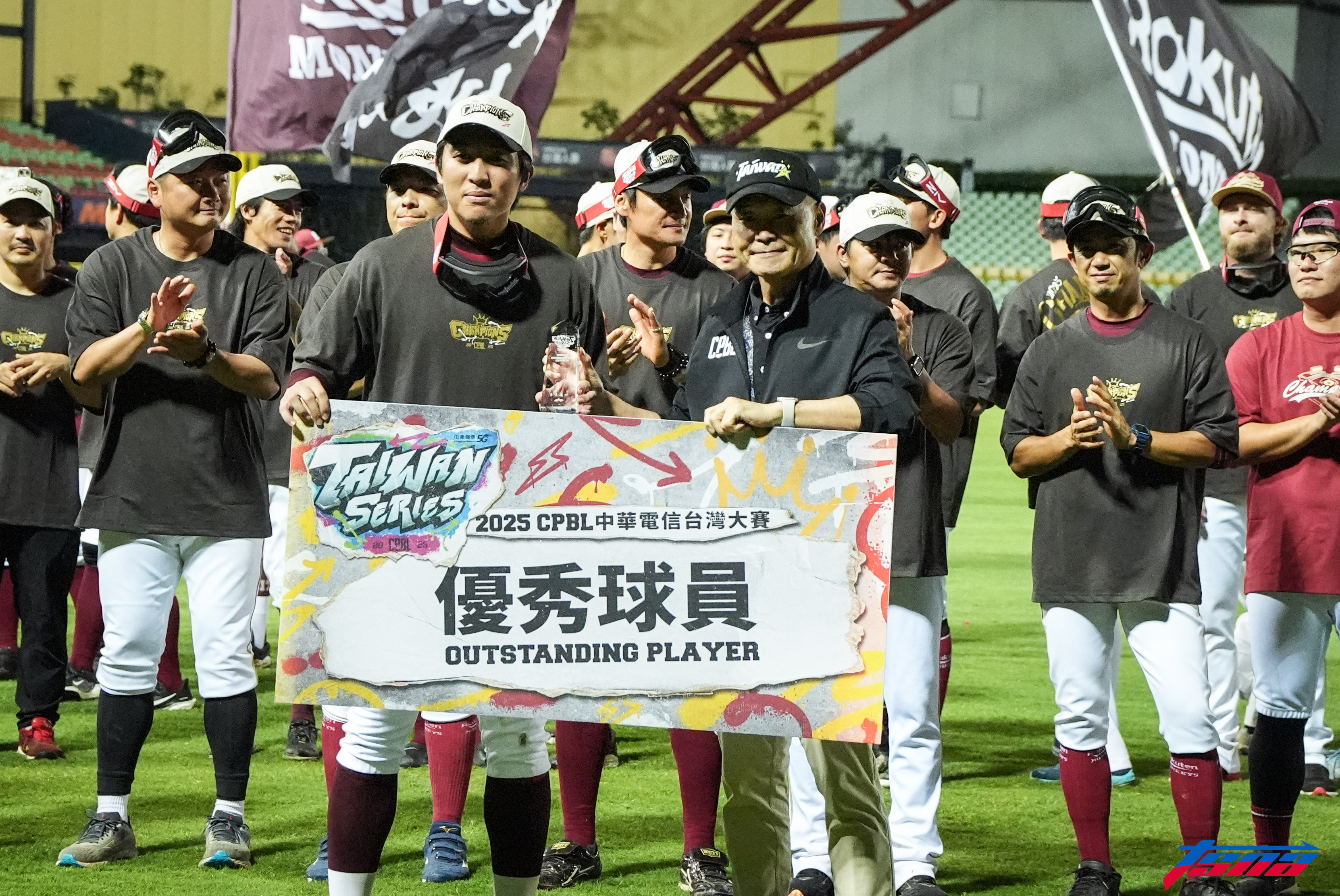 台灣大賽》成晉奪總冠軍賽優秀球員！　奪冠感覺像可以拍紀錄片