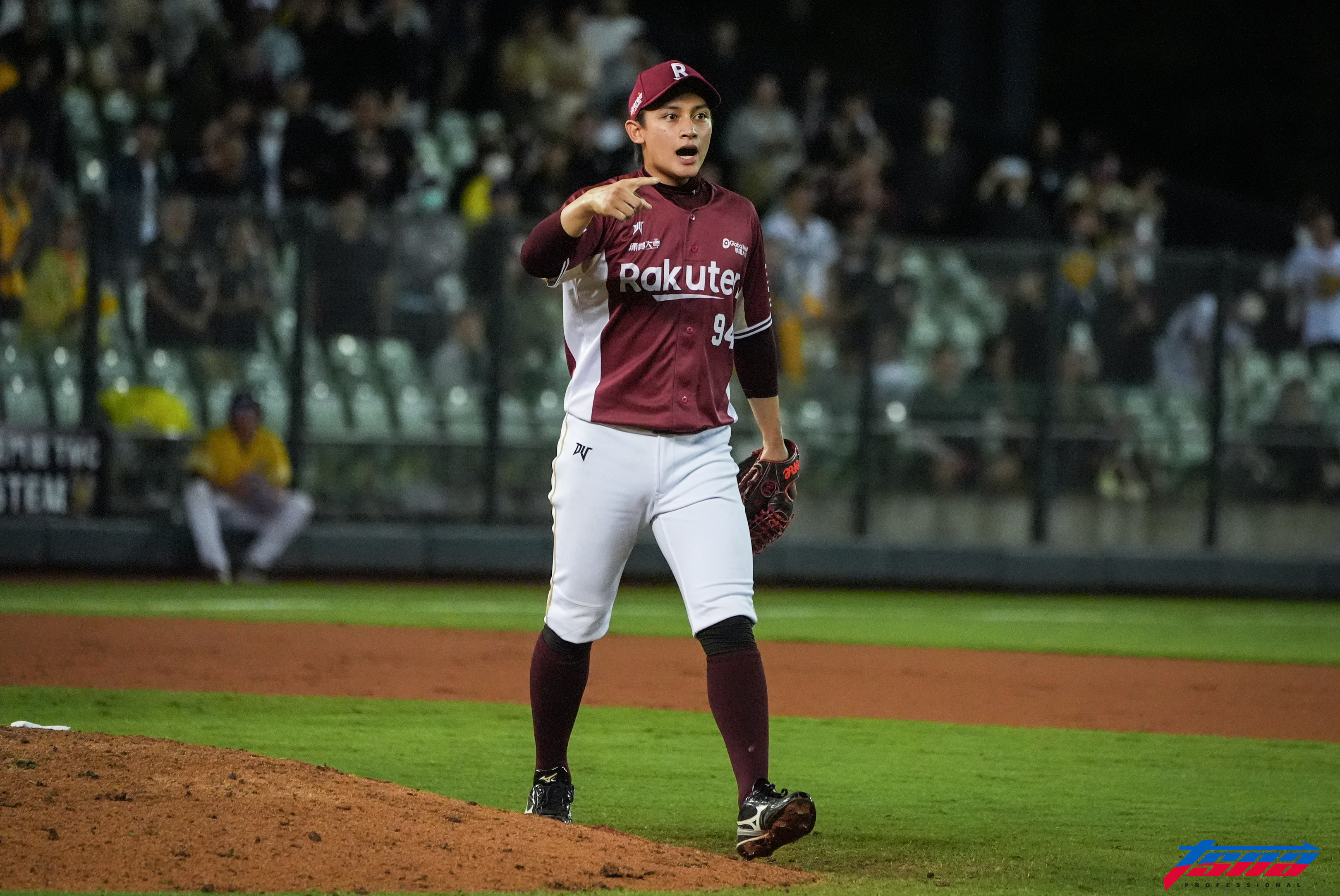 樂天桃猿》戰車營馬傑森春訓報到！　笑說還沒收到「自願留營表」