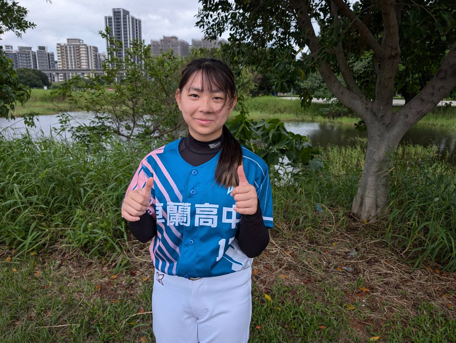 中信盃黑豹旗》女黑豹首打席就遭觸身球退場　吳翌蓁哽咽：至少上壘率百分百