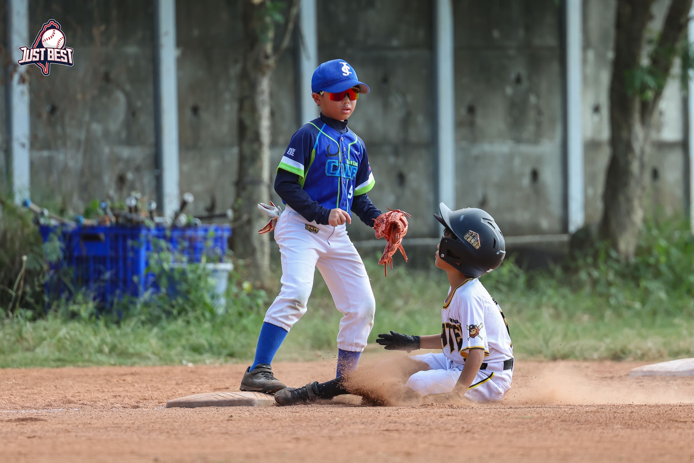 臺中就是棒》台中小海盜(白)投打發揮出色 強勢連勝維持不敗之身