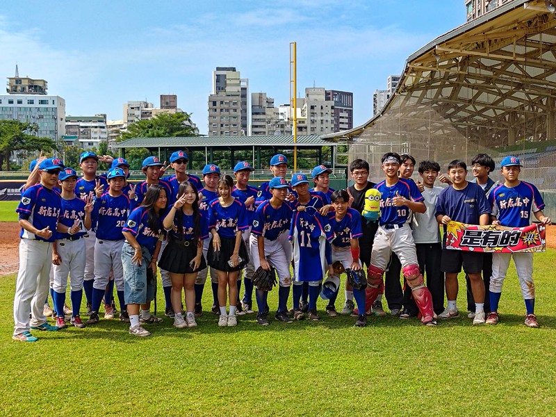 中信盃黑豹旗》學校老師、警察校友當教練　新店高中變身社團強隊