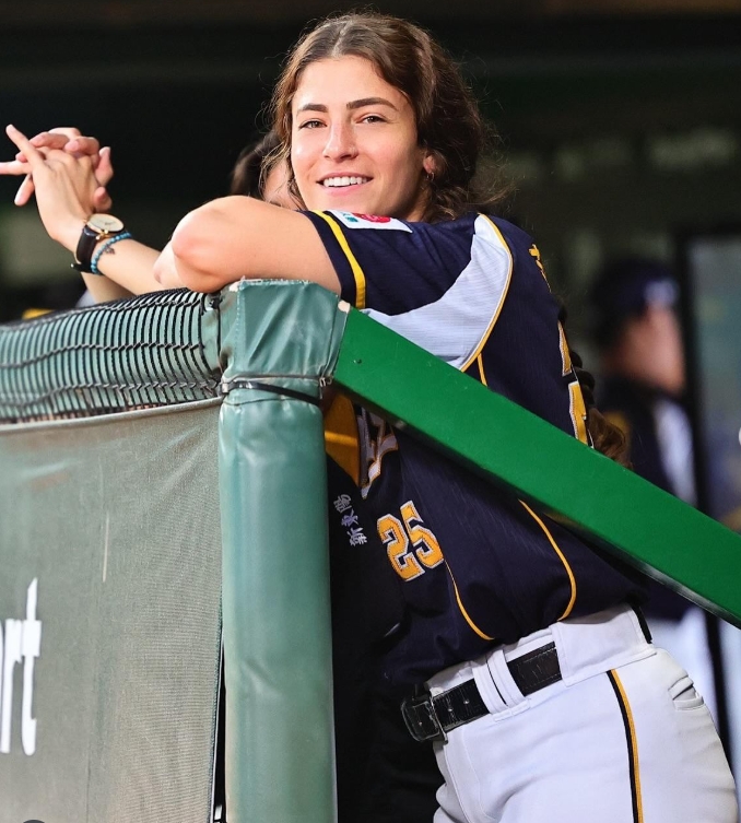 中信兄弟》莎菈道別：最後，一切都會成為一個故事　感謝球迷、教練、工作人員、所有兄弟隊球員