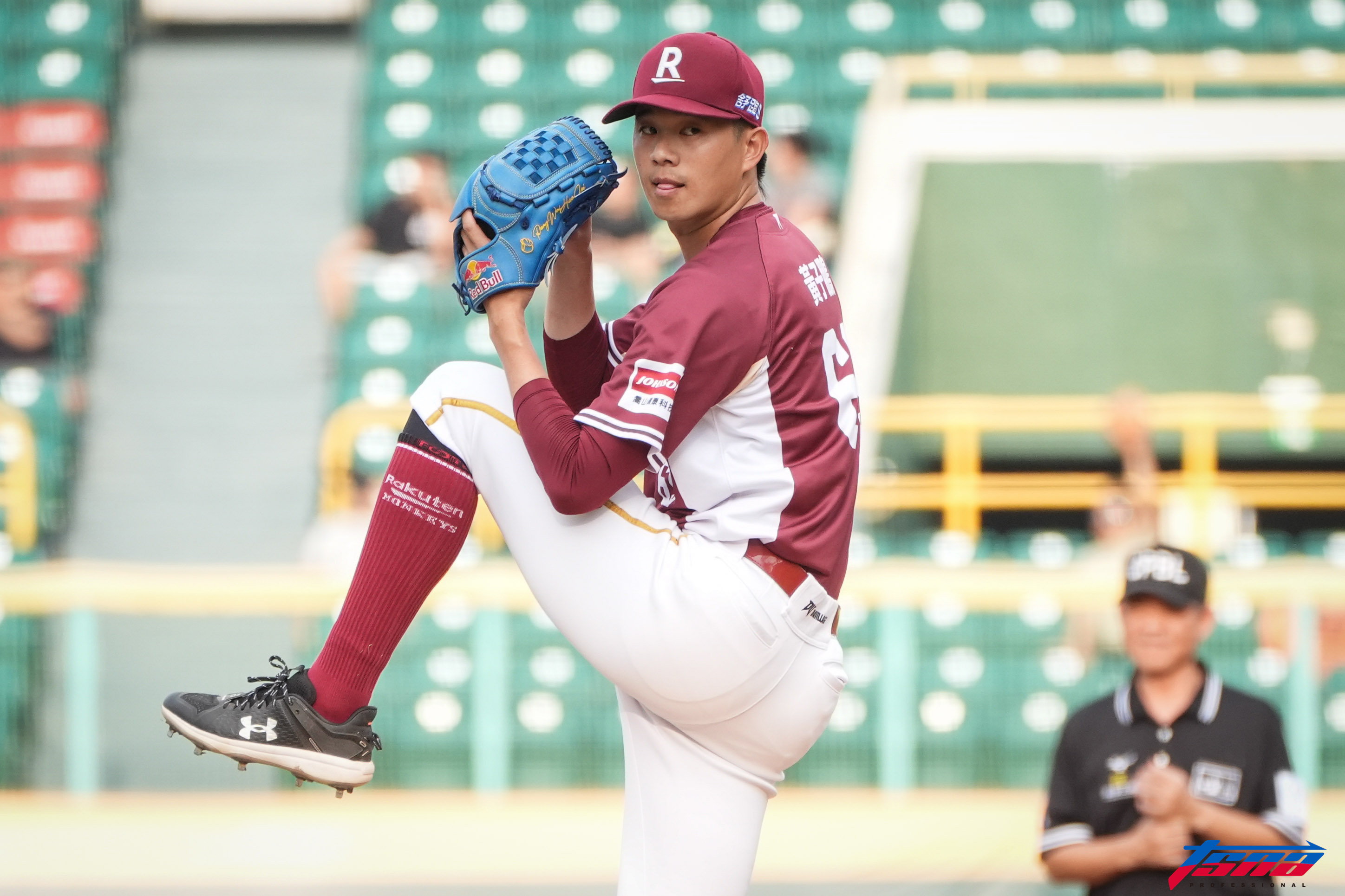 樂天桃猿》連續3年有看板球星出走！　樂天開4年5000萬大約仍留不住黃子鵬