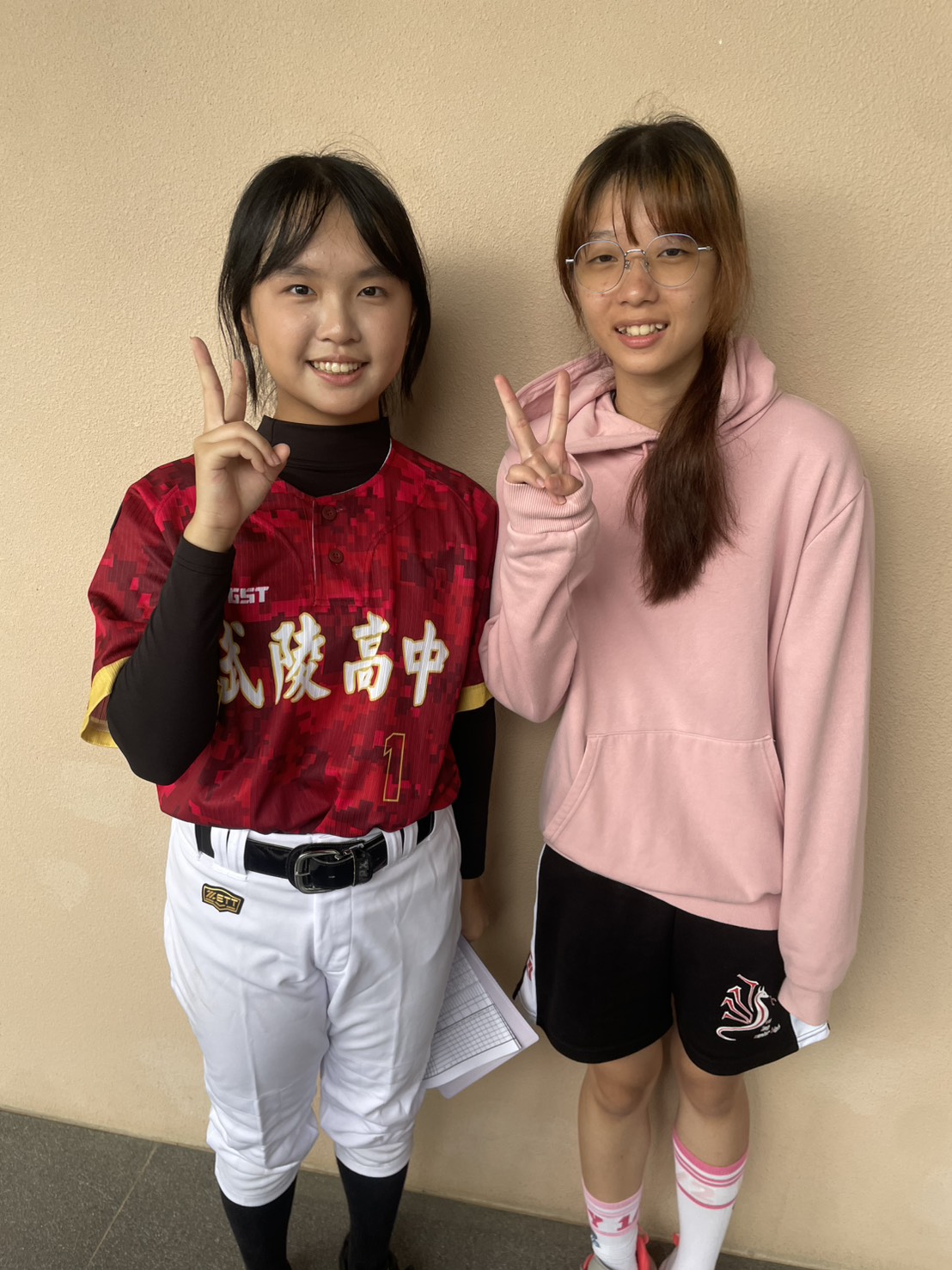 中信盃黑豹旗》武陵高中唯一女球員！　楊芷禹「二刀流」兼任羽球隊球經