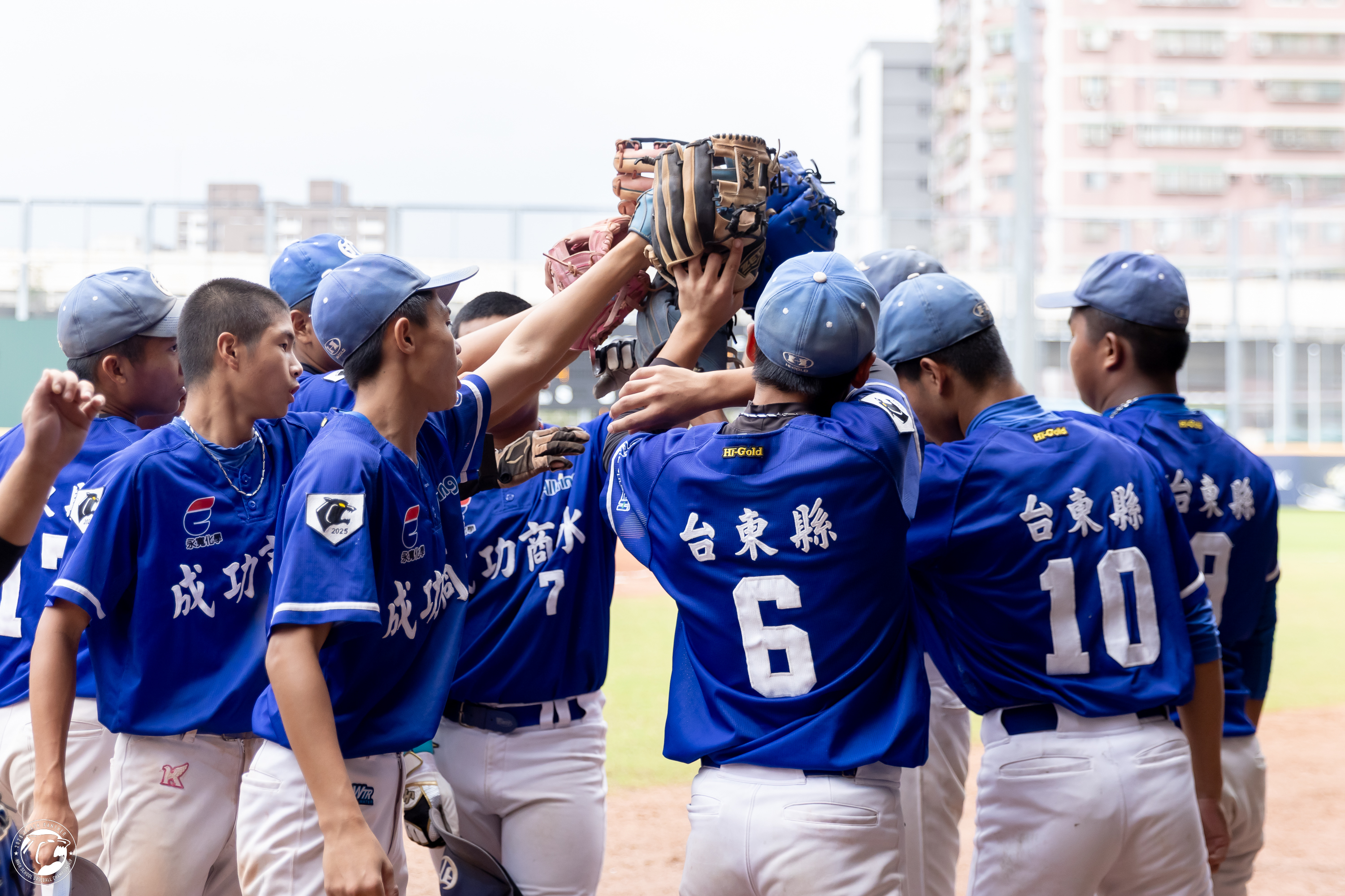 中信盃黑豹旗》黃威杰背後美技接殺再見安打球！成功商水險進16強　教頭：如果沒接到不知怎麼跟學校交代