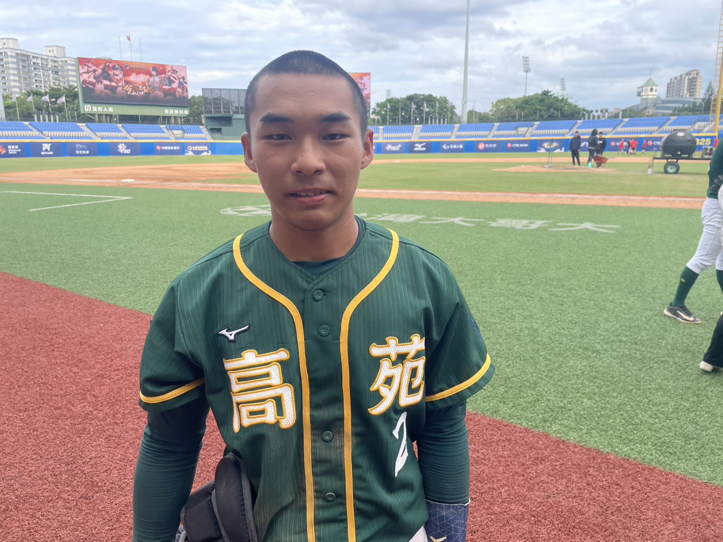 中信盃黑豹旗》擦棒打壞鏡頭就是他！　苗栗子弟黃柏凱單場2次阻殺超精彩