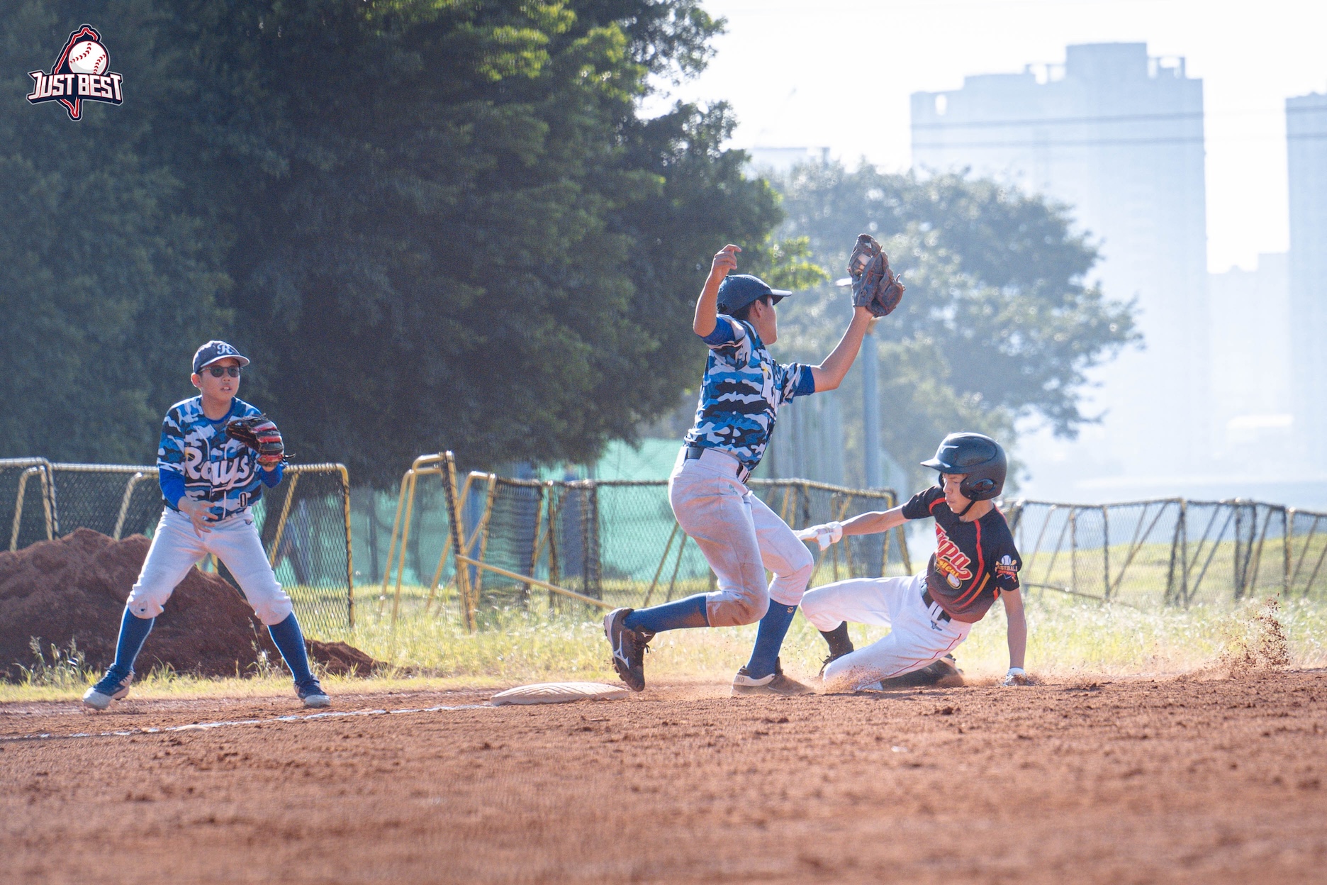 臺北就是棒》光芒社區守備亂流 HEAT一分差氣走光芒社區