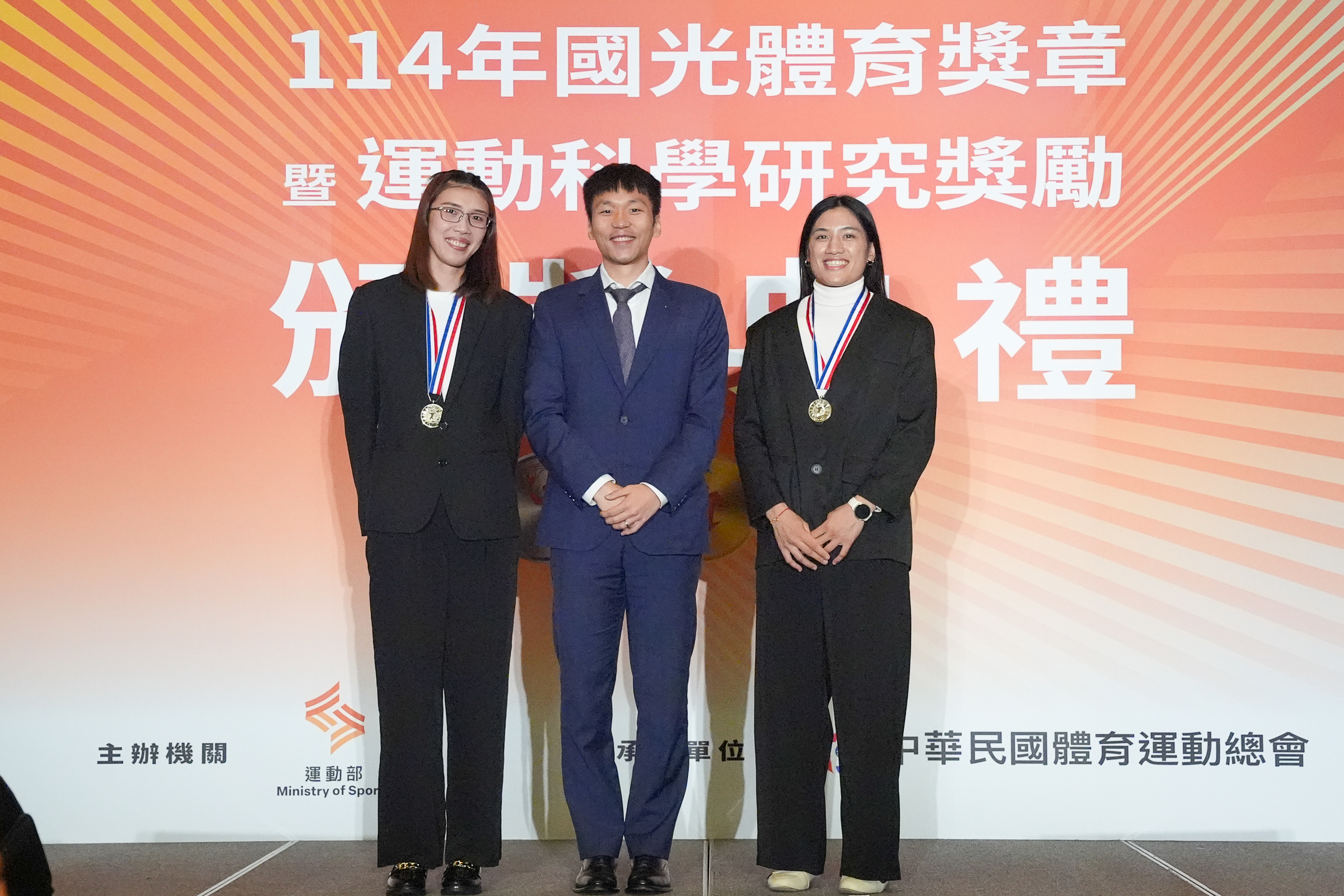 拳擊》黃筱雯、陳念琴亮相國光獎章頒獎　滿意今年以賽代訓成果