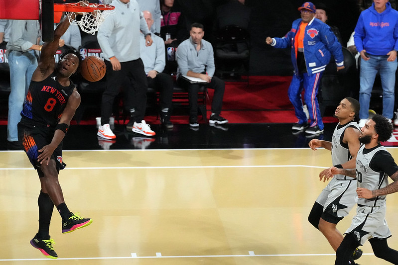 NBA》尼克逆轉勝馬刺　首奪NBA盃冠軍