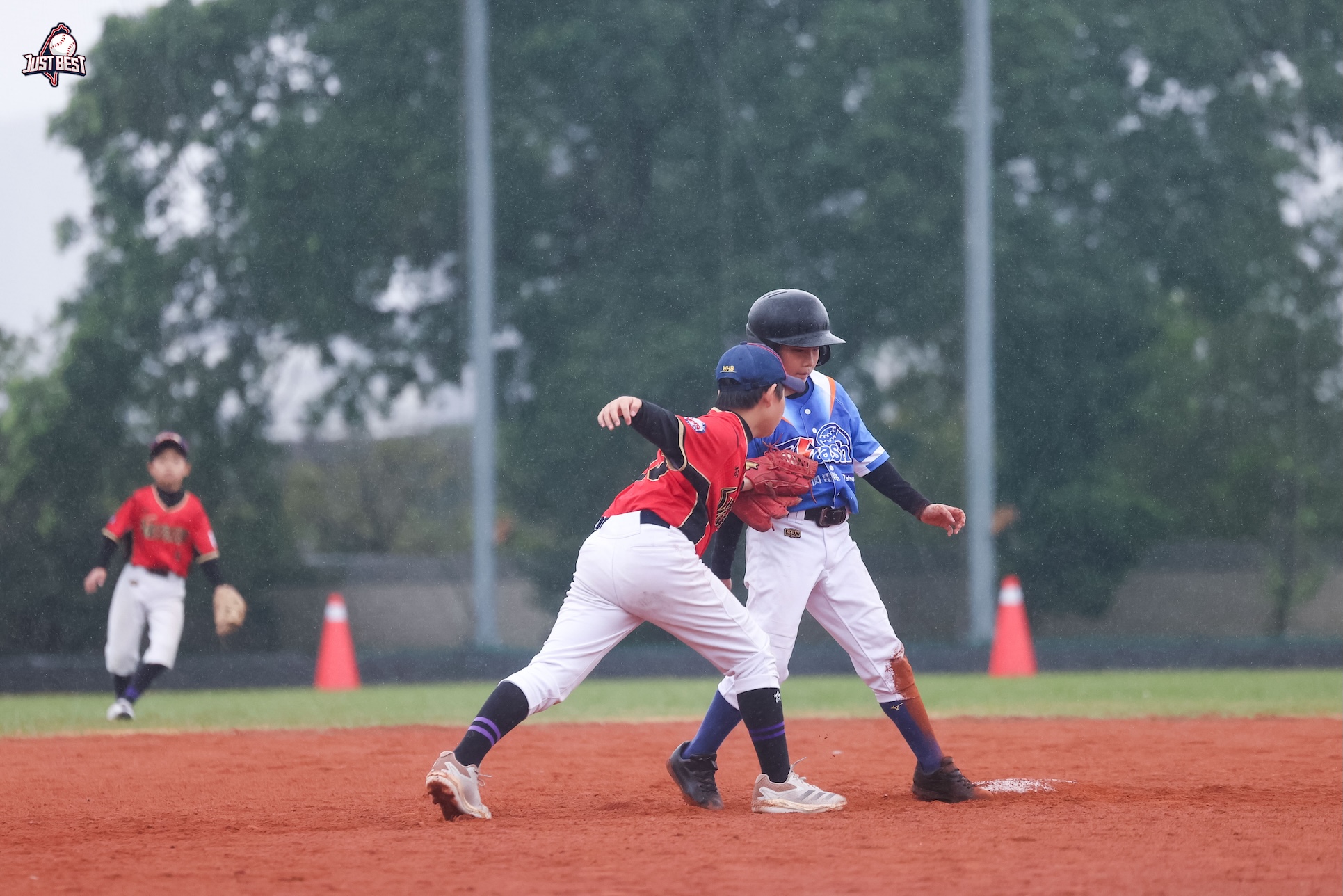 臺北就是棒》WHB季末六連勝氣勢如虹 光芒社區擊退火焰勇士保第三